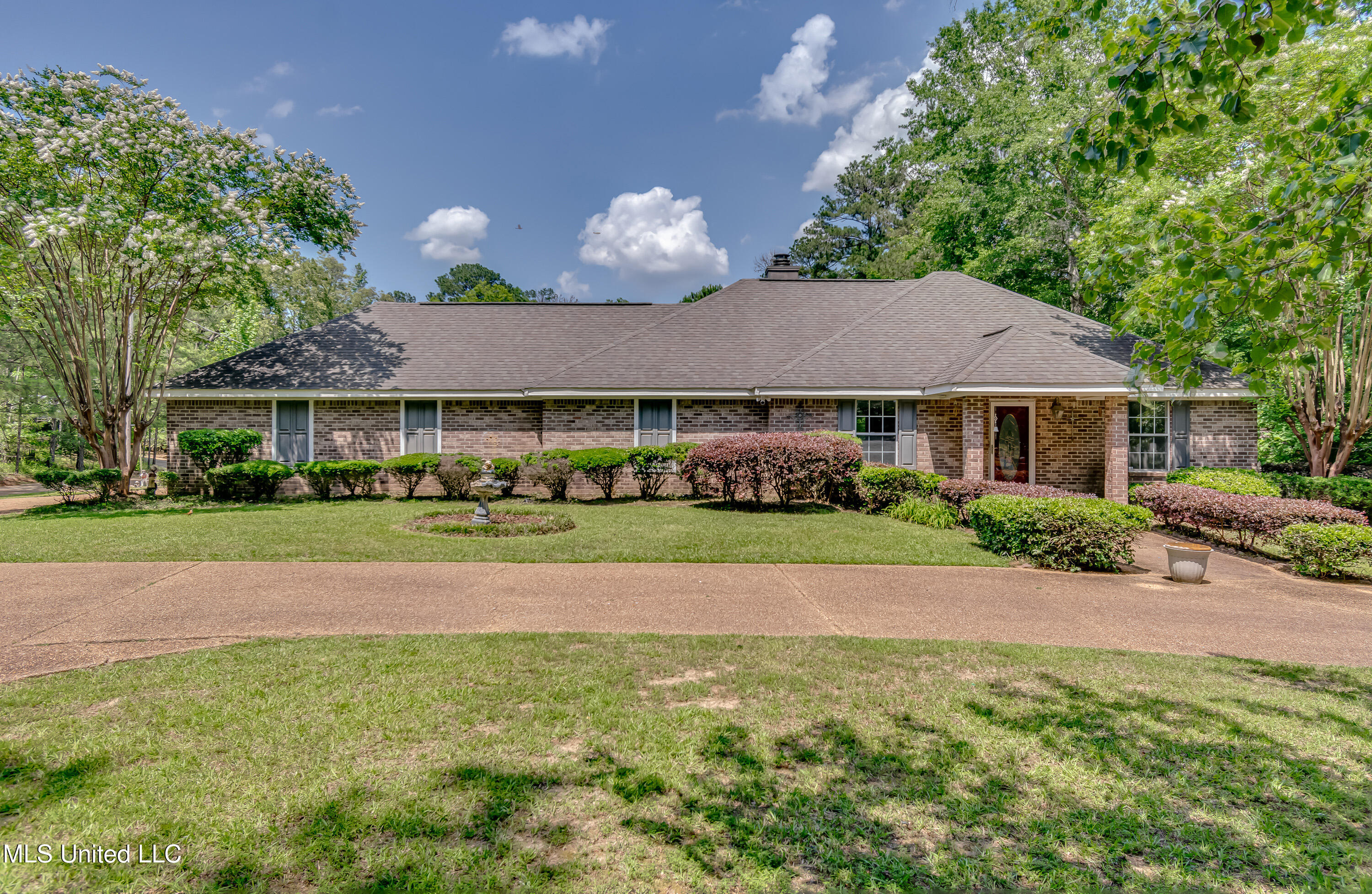 354 Lakeway Drive, Brandon, Mississippi image 7