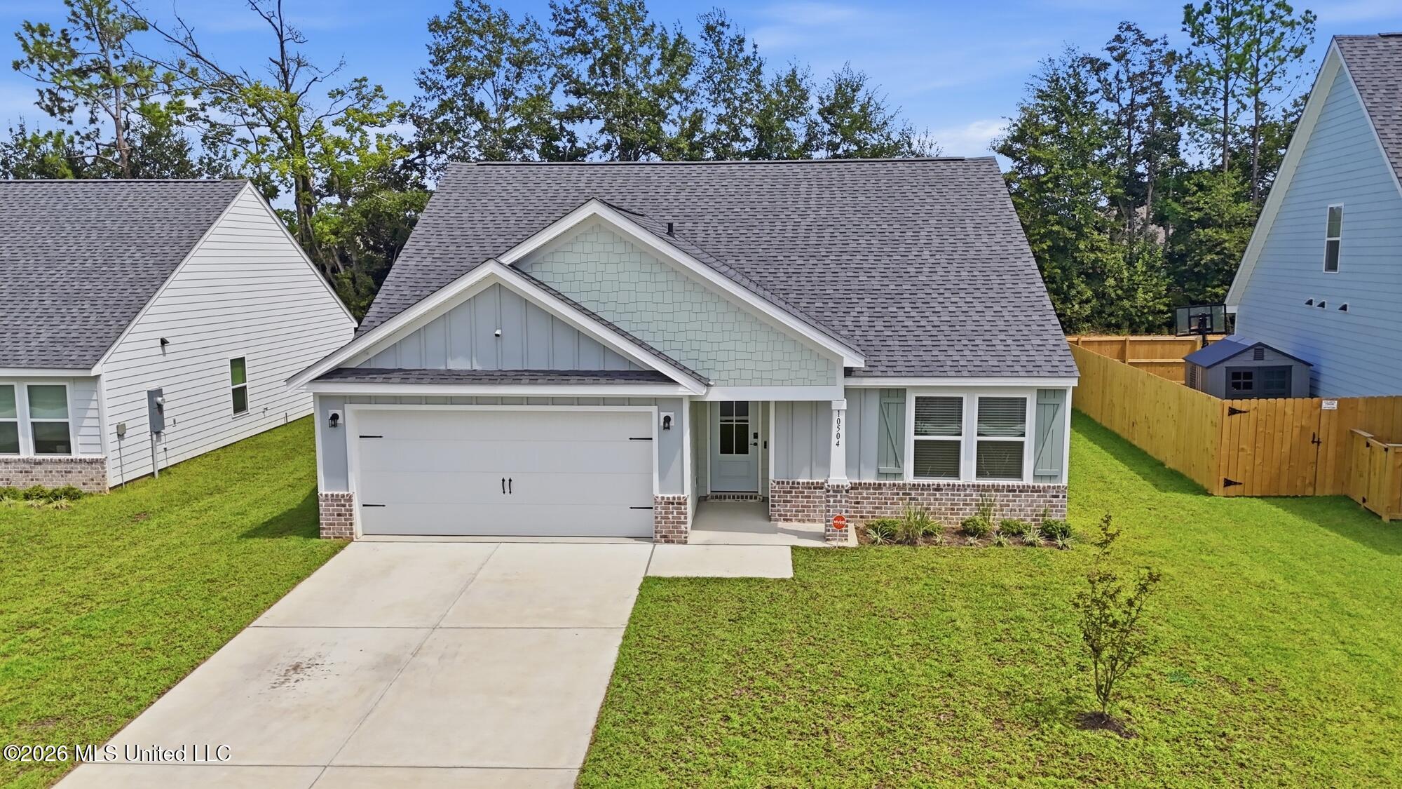 10504 Glade Cove