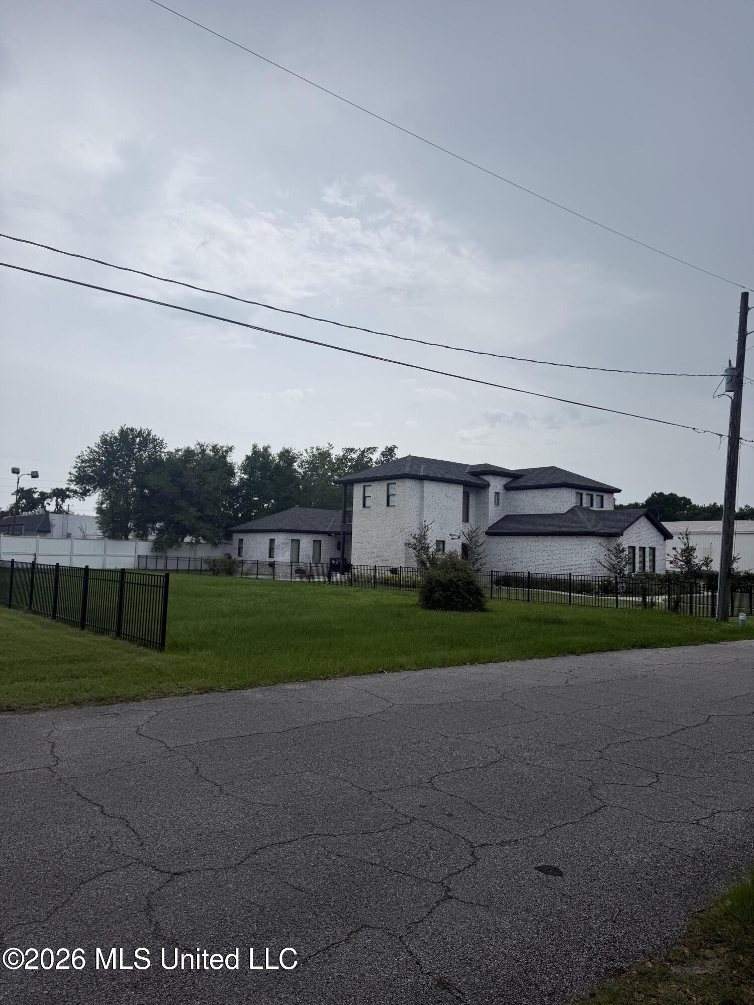 806 Iberville Drive