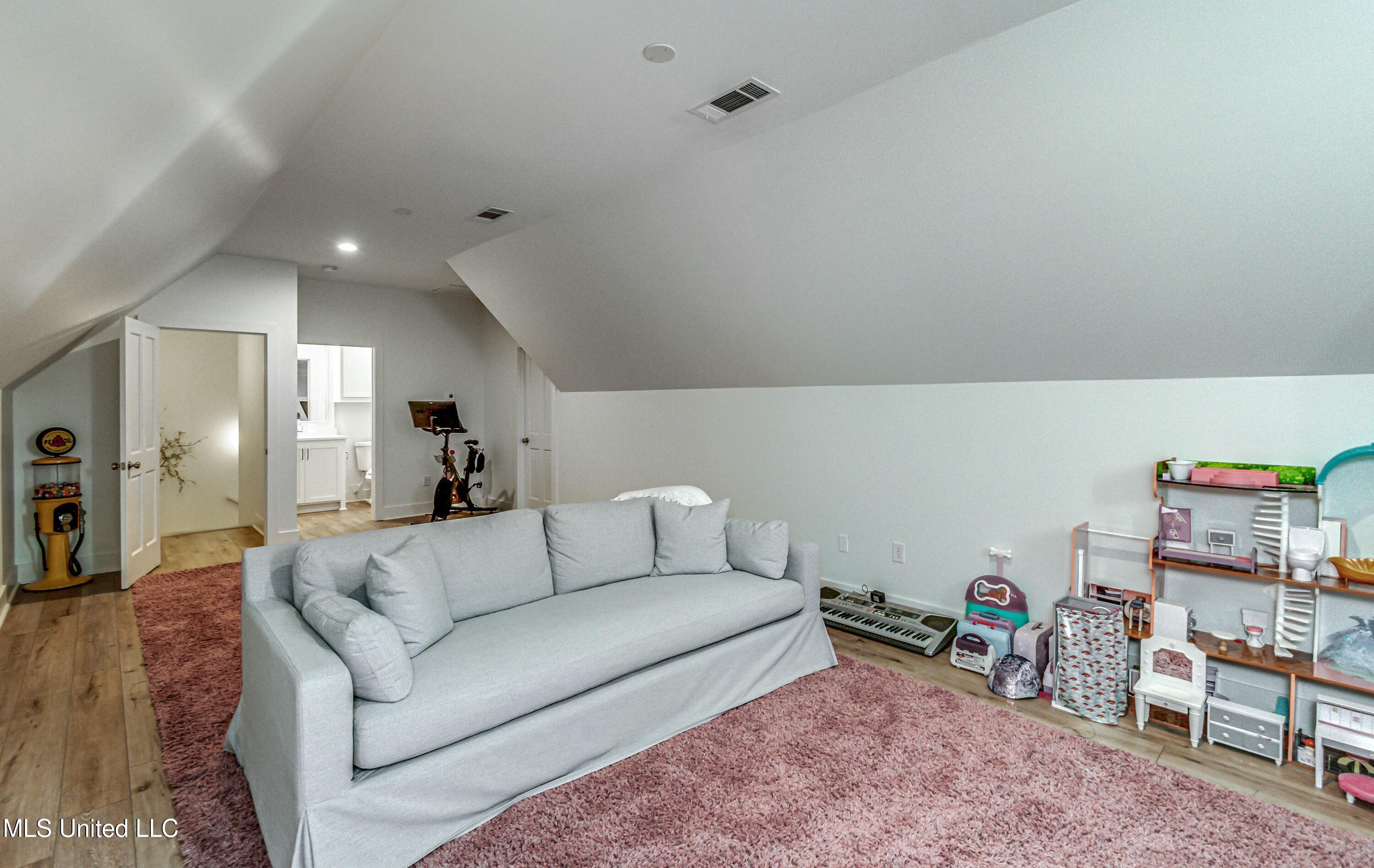 Madison, Mississippi 39110, United States, 5 Bedrooms Bedrooms, ,5 BathroomsBathrooms,Residential,Active,101092