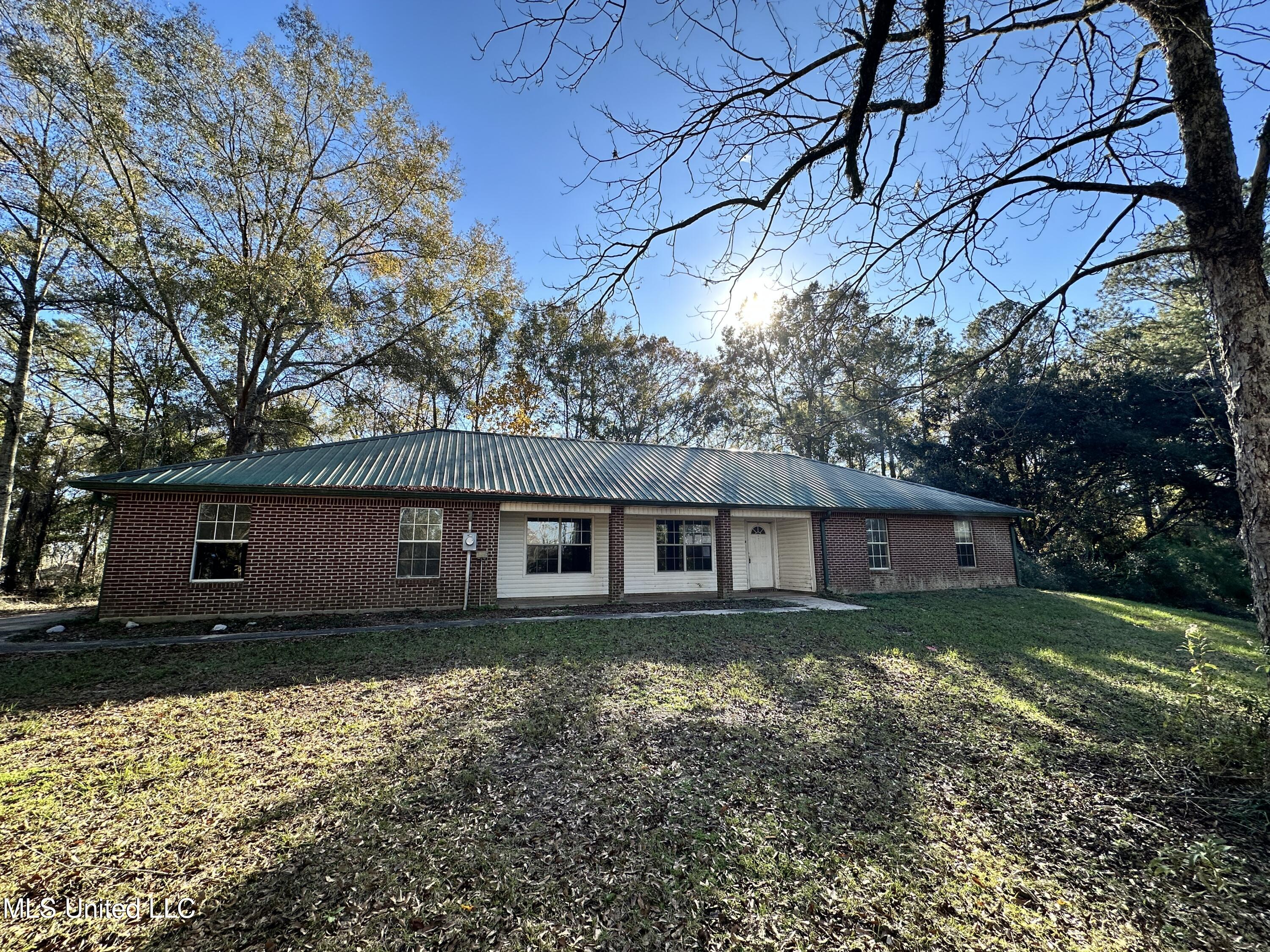 4 Eliza Drive, Carriere, Mississippi image 1