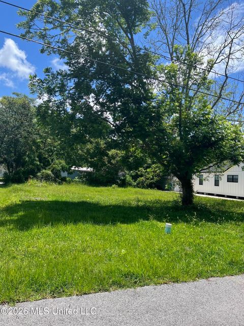 Vacant Land For Sale - 408 Russell Avenue<br/> Ocean Springs, MS 39564