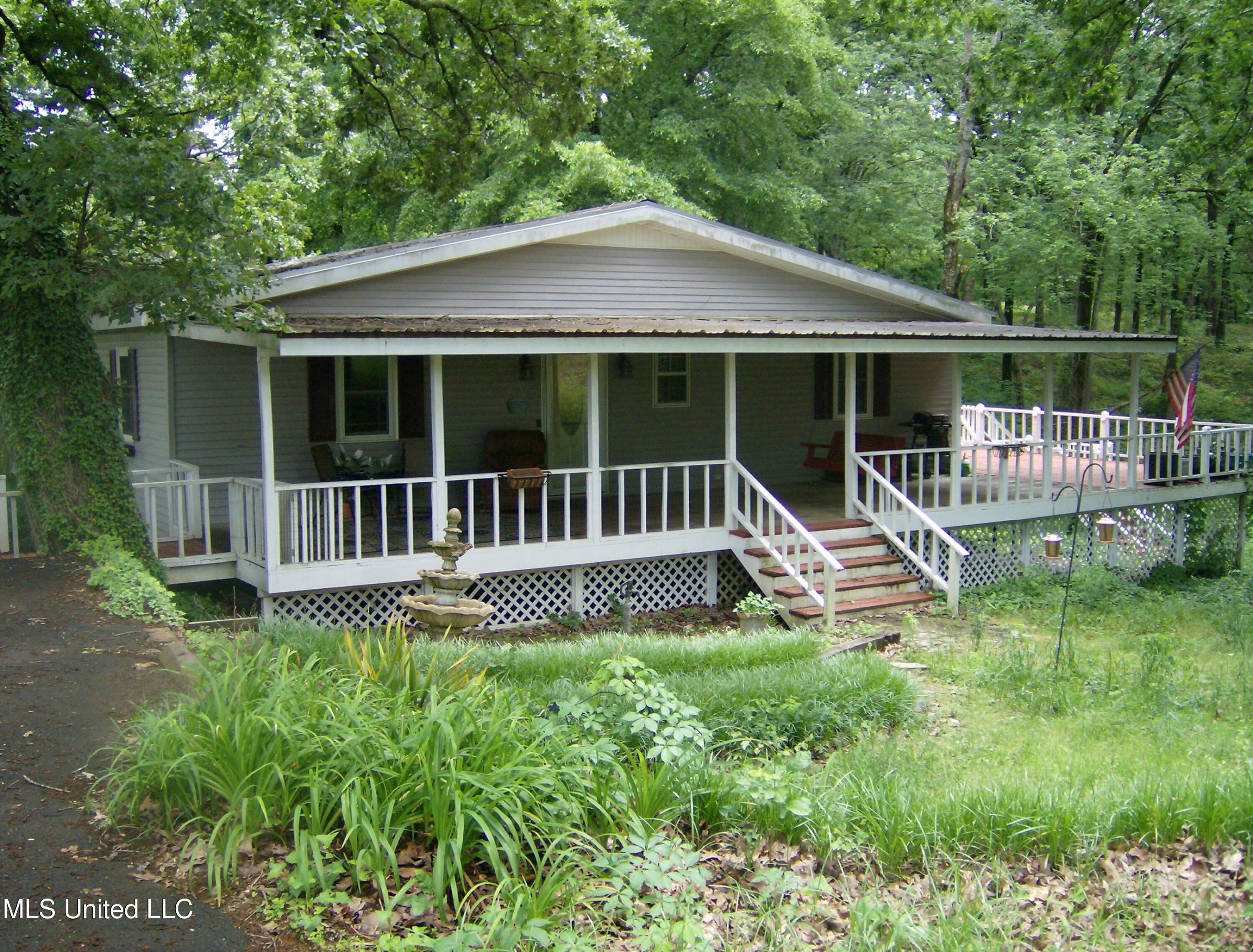 1089 Levi Bell Road, Byhalia, Mississippi image 1