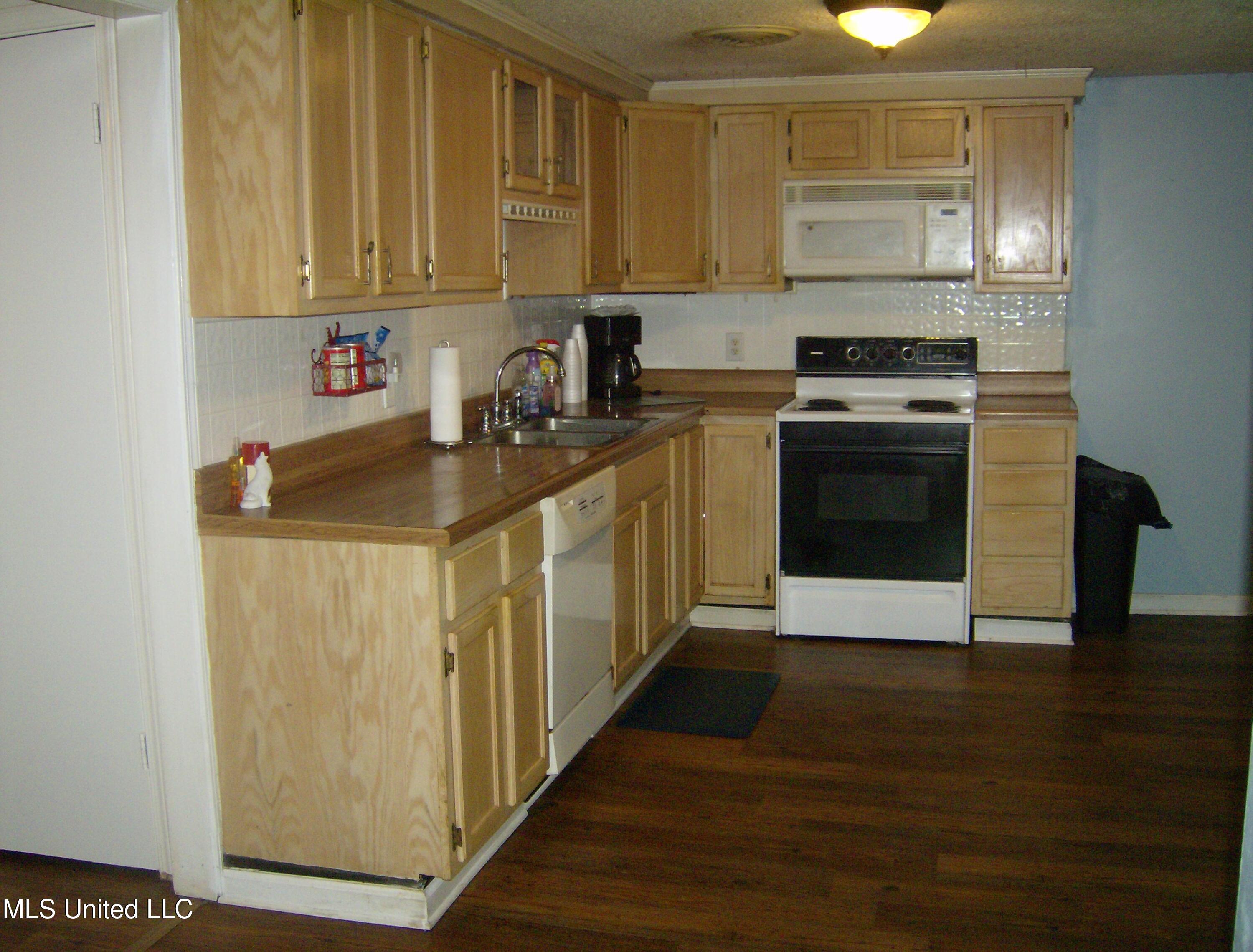 1089 Levi Bell Road, Byhalia, Mississippi image 17