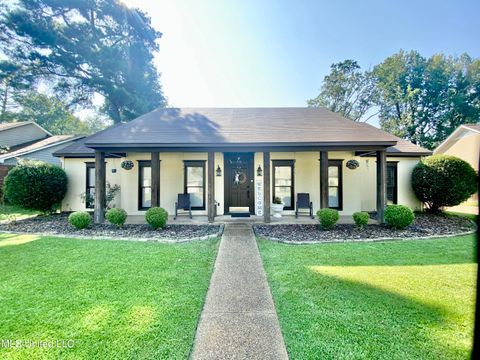 Homes For Sale - 108 Honeysuckle Lane<br/> Ridgeland, MS 39157