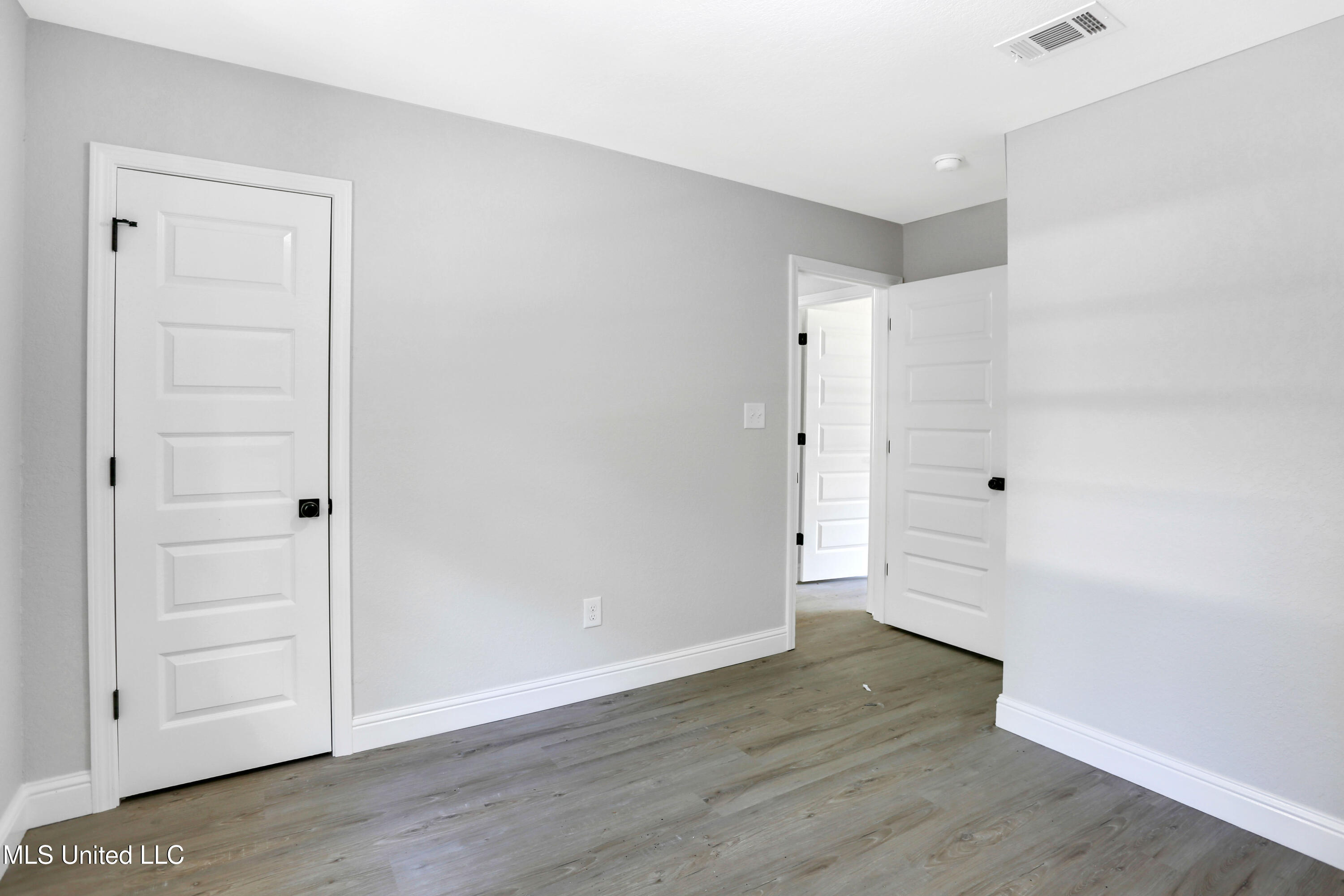 10016 Oakwood Park Drive, Moss Point, Mississippi image 18