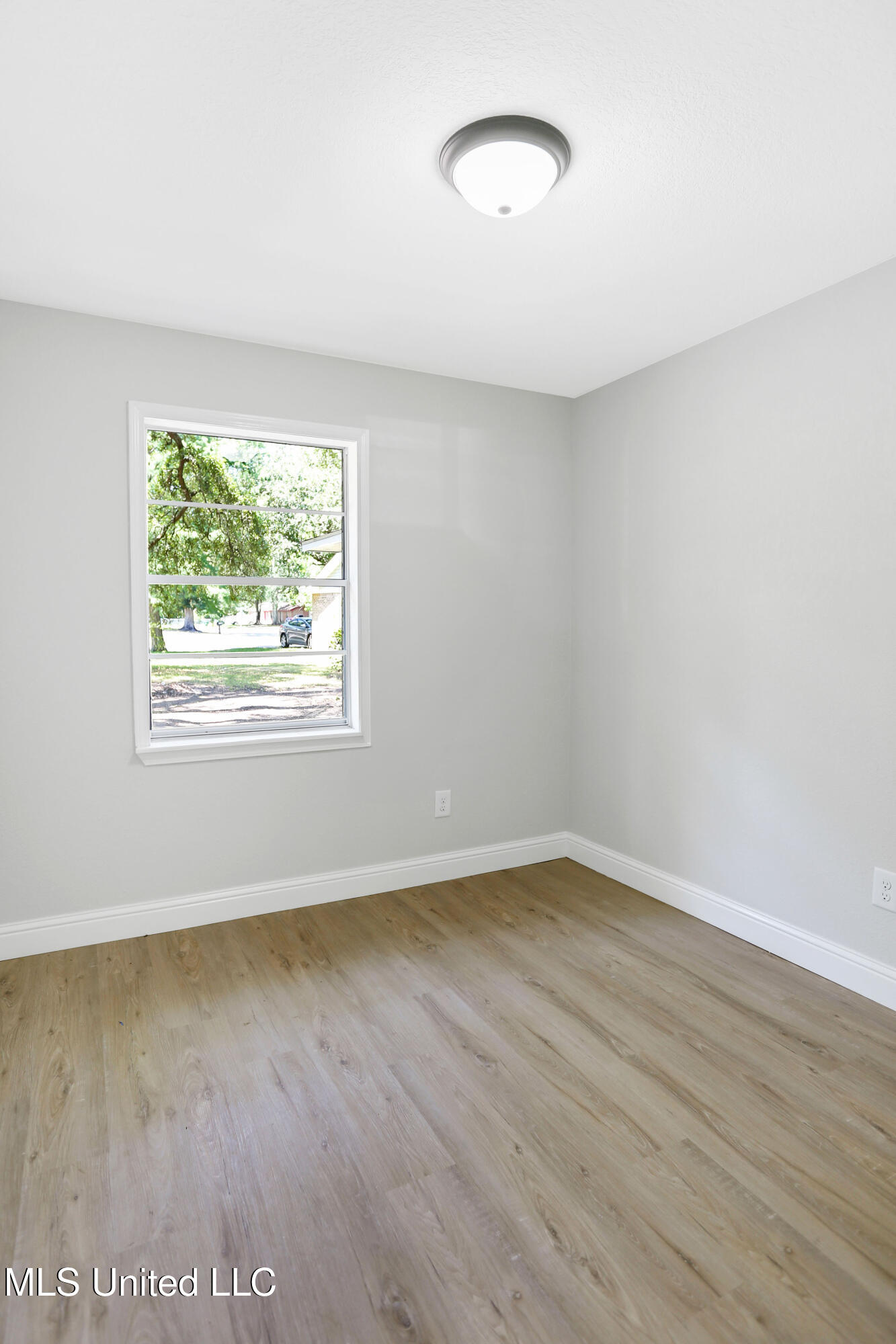 10016 Oakwood Park Drive, Moss Point, Mississippi image 13