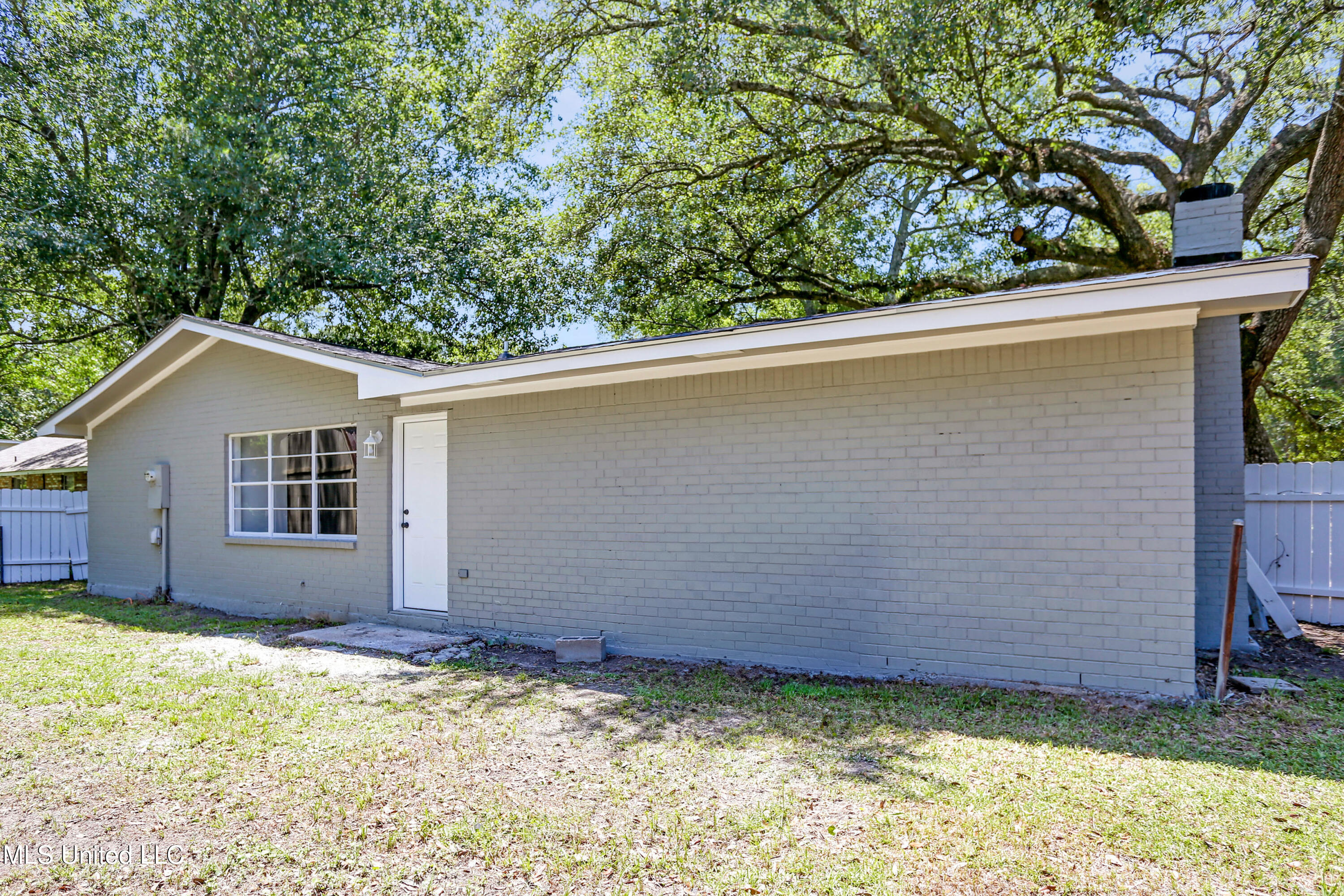 10016 Oakwood Park Drive, Moss Point, Mississippi image 4