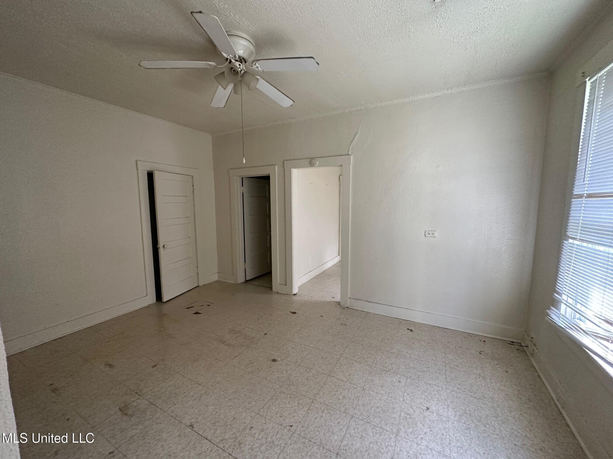 315 S Bolivar Avenue, Cleveland, Mississippi image 3
