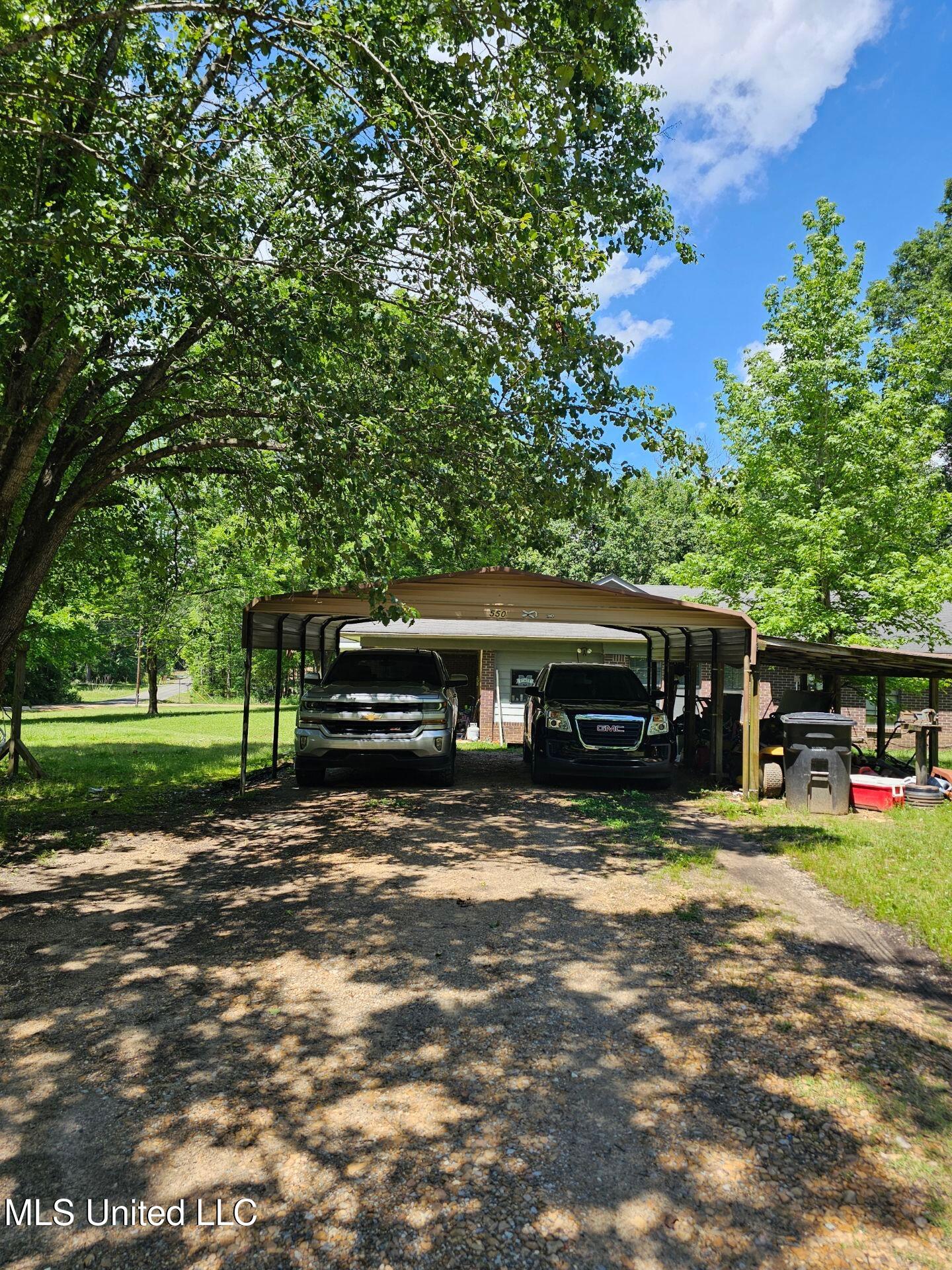 550 Senatobia Drive, Senatobia, Mississippi image 2