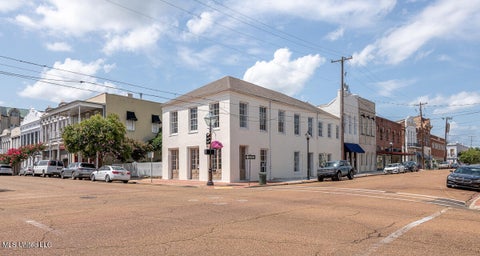 Homes For Sale - 433 Main Street<br/> Natchez, MS 39120
