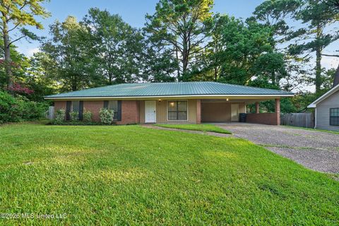 Homes For Sale - 110 Wildwood Lane<br/> Rankin County, Brandon, MS 39047