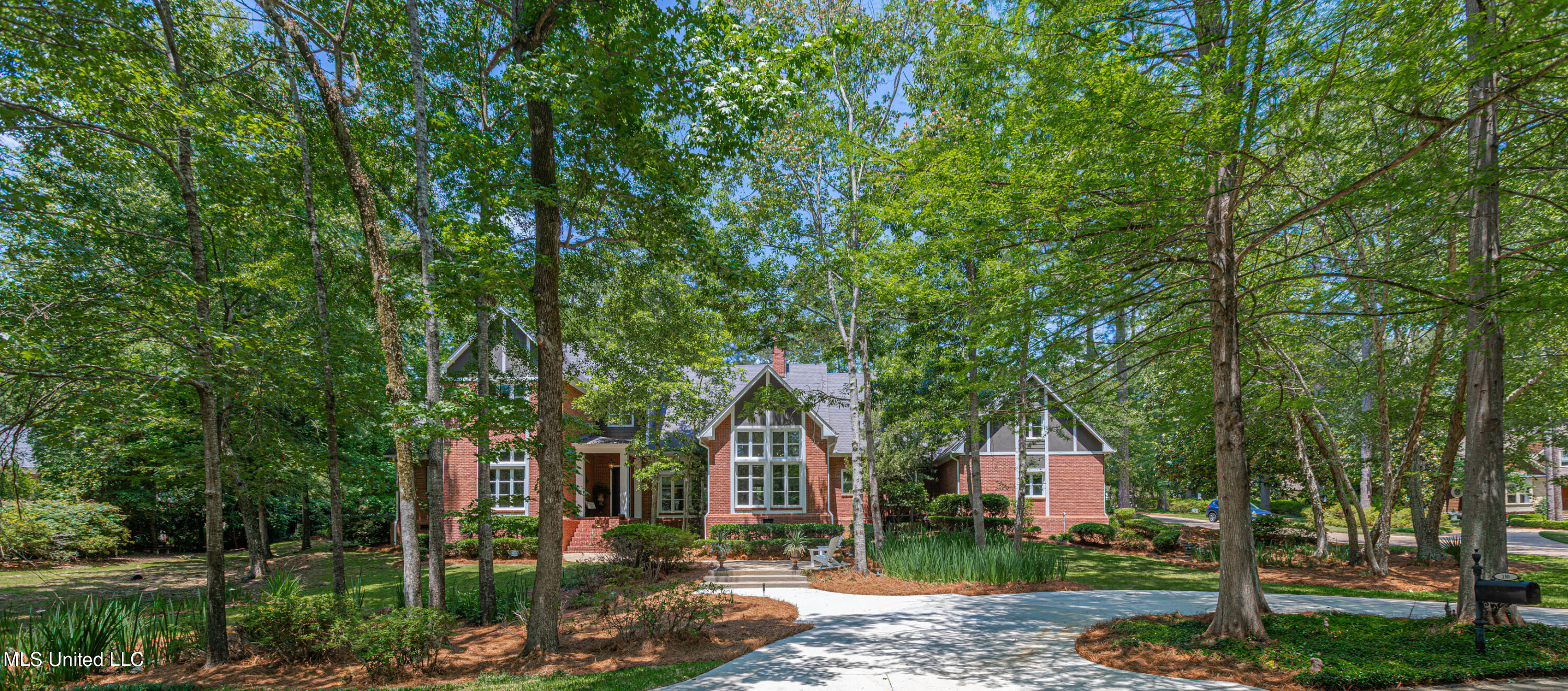 110 Windrush Drive, Flowood, Mississippi image 3