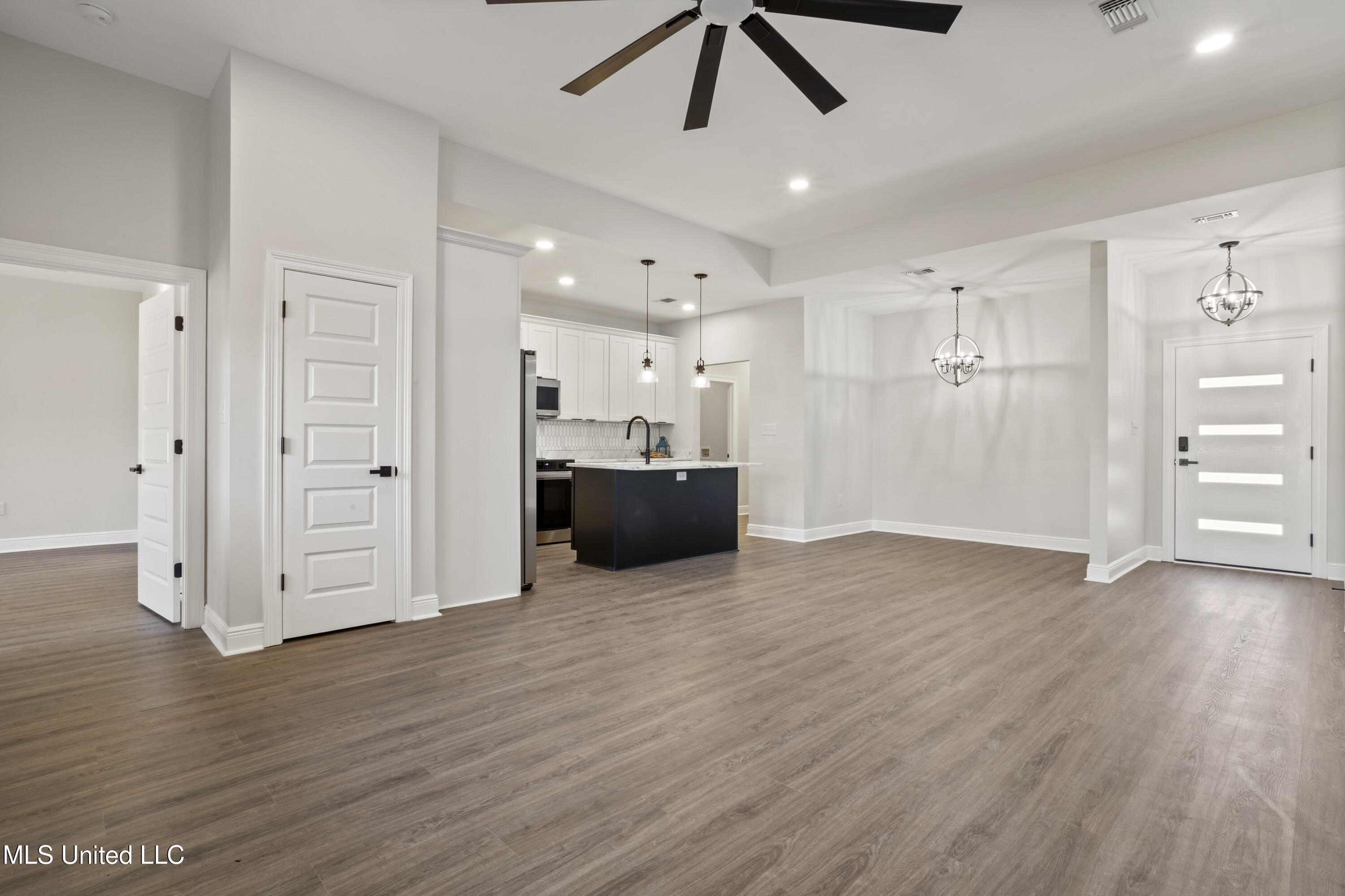 1703 Ladnier Road, Gautier, Mississippi image 9