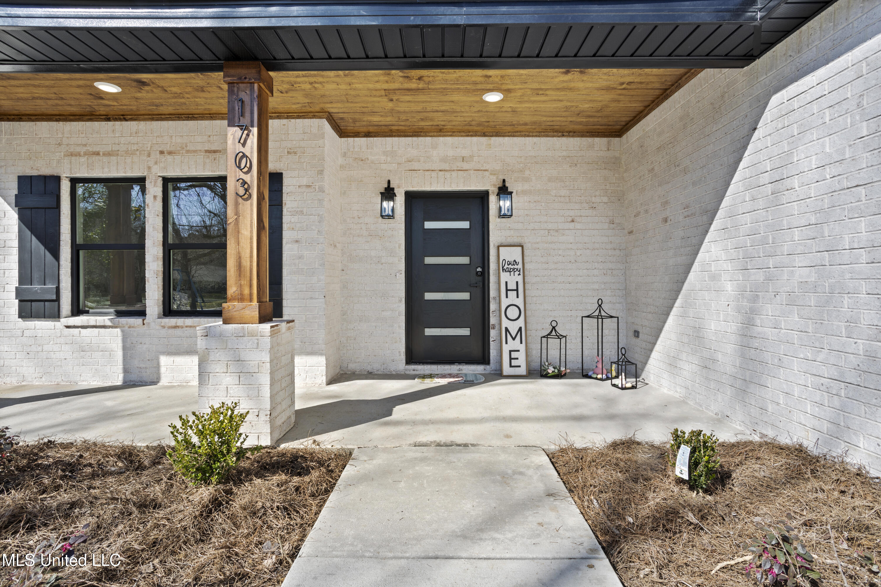 1703 Ladnier Road, Gautier, Mississippi image 3