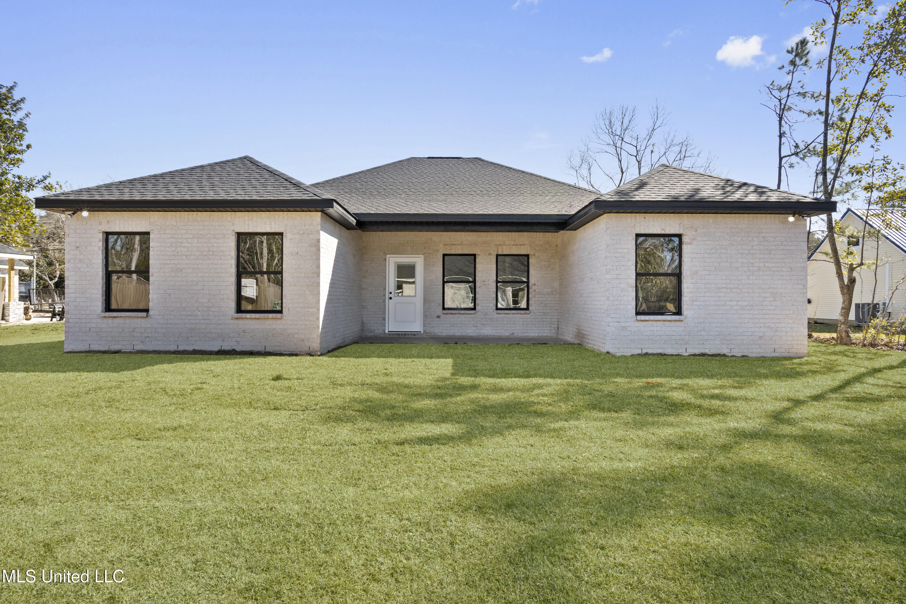 1703 Ladnier Road, Gautier, Mississippi image 32