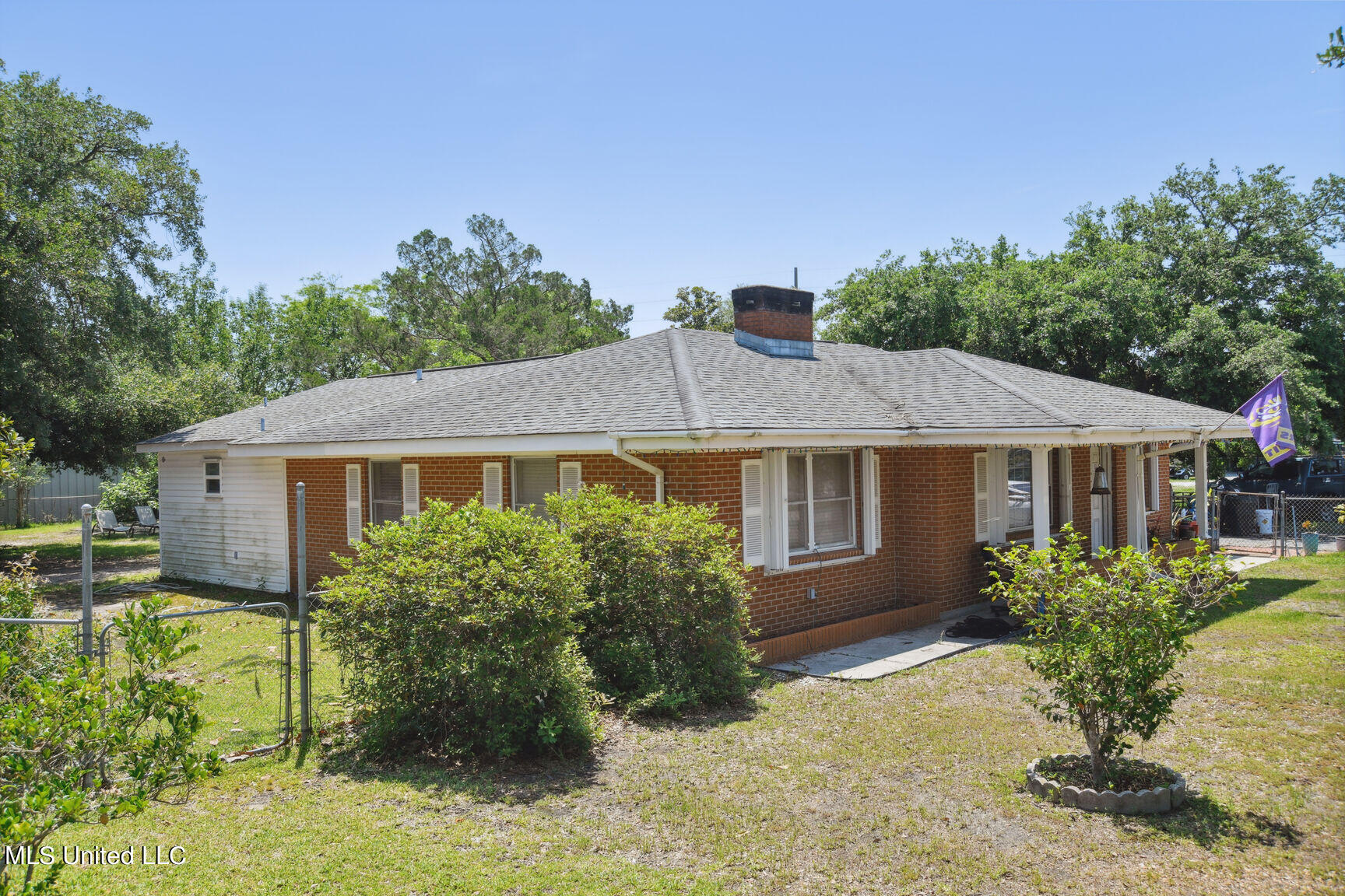 805 Bouslog Street, Bay Saint Louis, Mississippi image 4