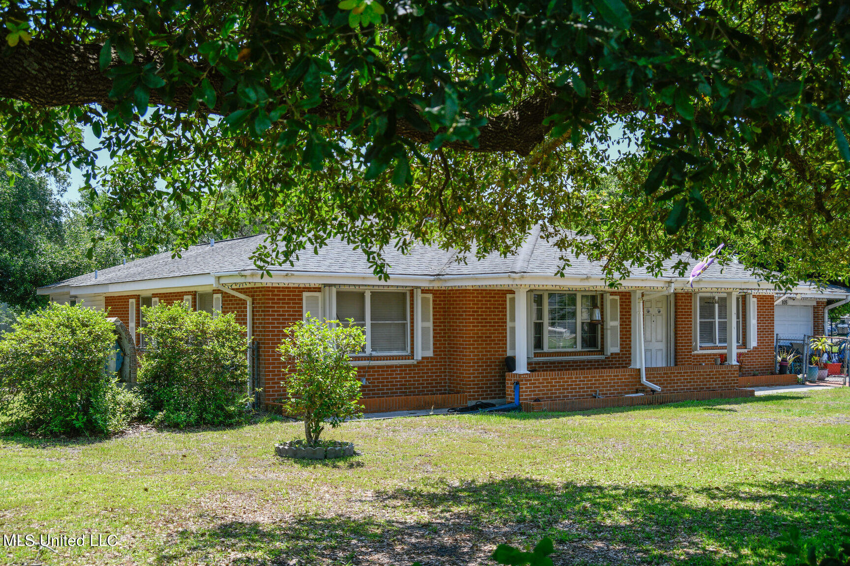 805 Bouslog Street, Bay Saint Louis, Mississippi image 1