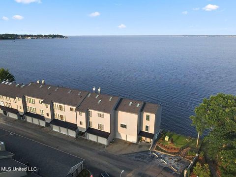 Condo For Sale - 21 Breakers Lane<br/> Madison County, Ridgeland, MS 39157