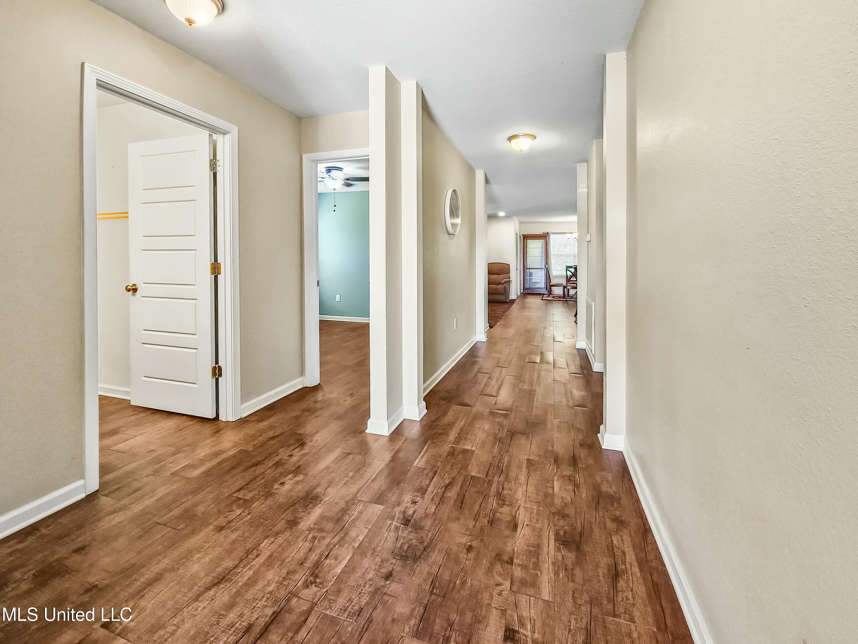 539 W Marigold Drive, Long Beach, Mississippi image 2