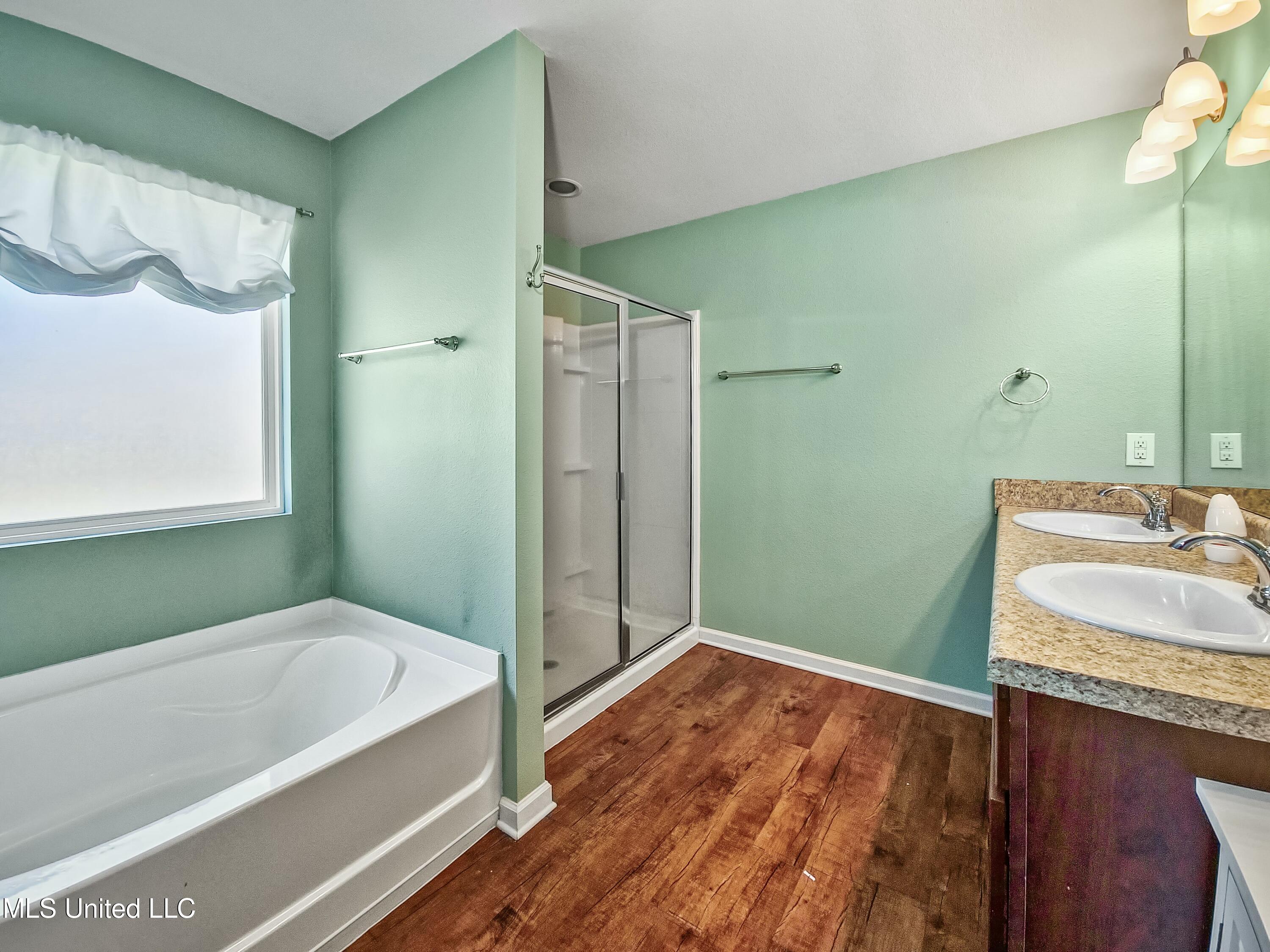 539 W Marigold Drive, Long Beach, Mississippi image 12