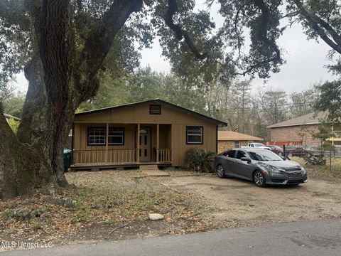 Homes For Sale - 1517 43rd Avenue<br/> Gulfport, MS 39501