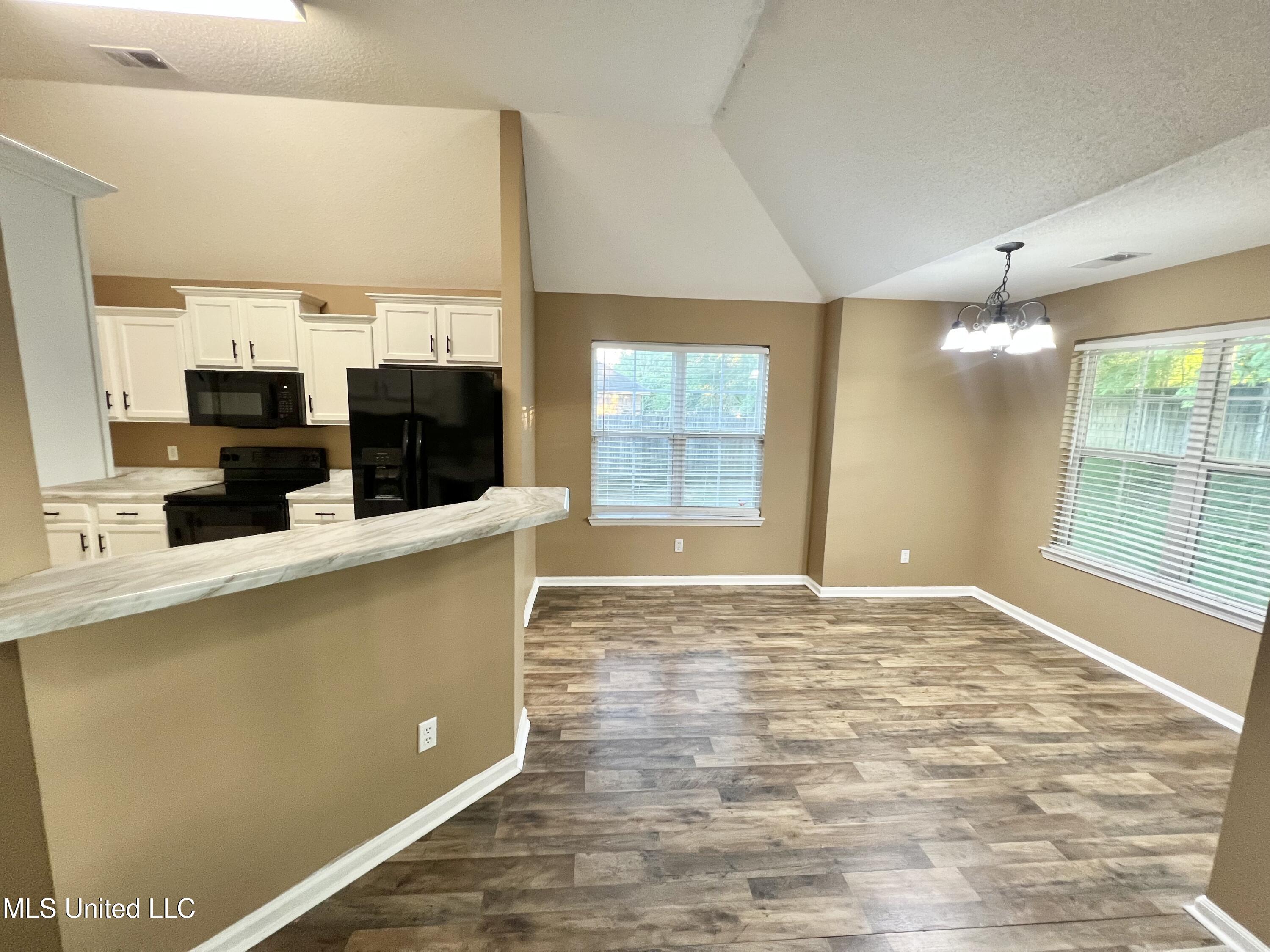 3895 Rolling Wagon Cove, Southaven, Mississippi image 10