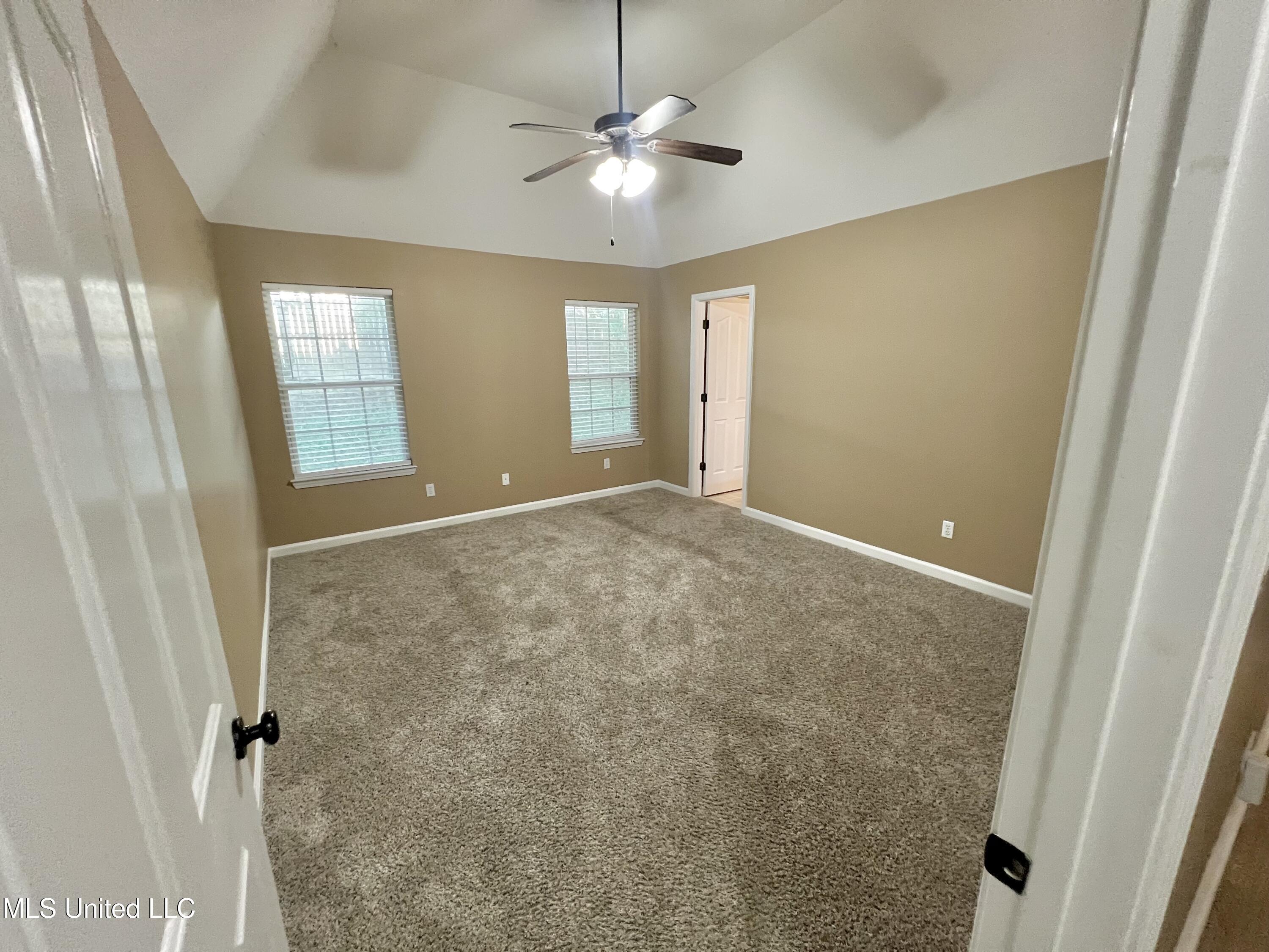 3895 Rolling Wagon Cove, Southaven, Mississippi image 14