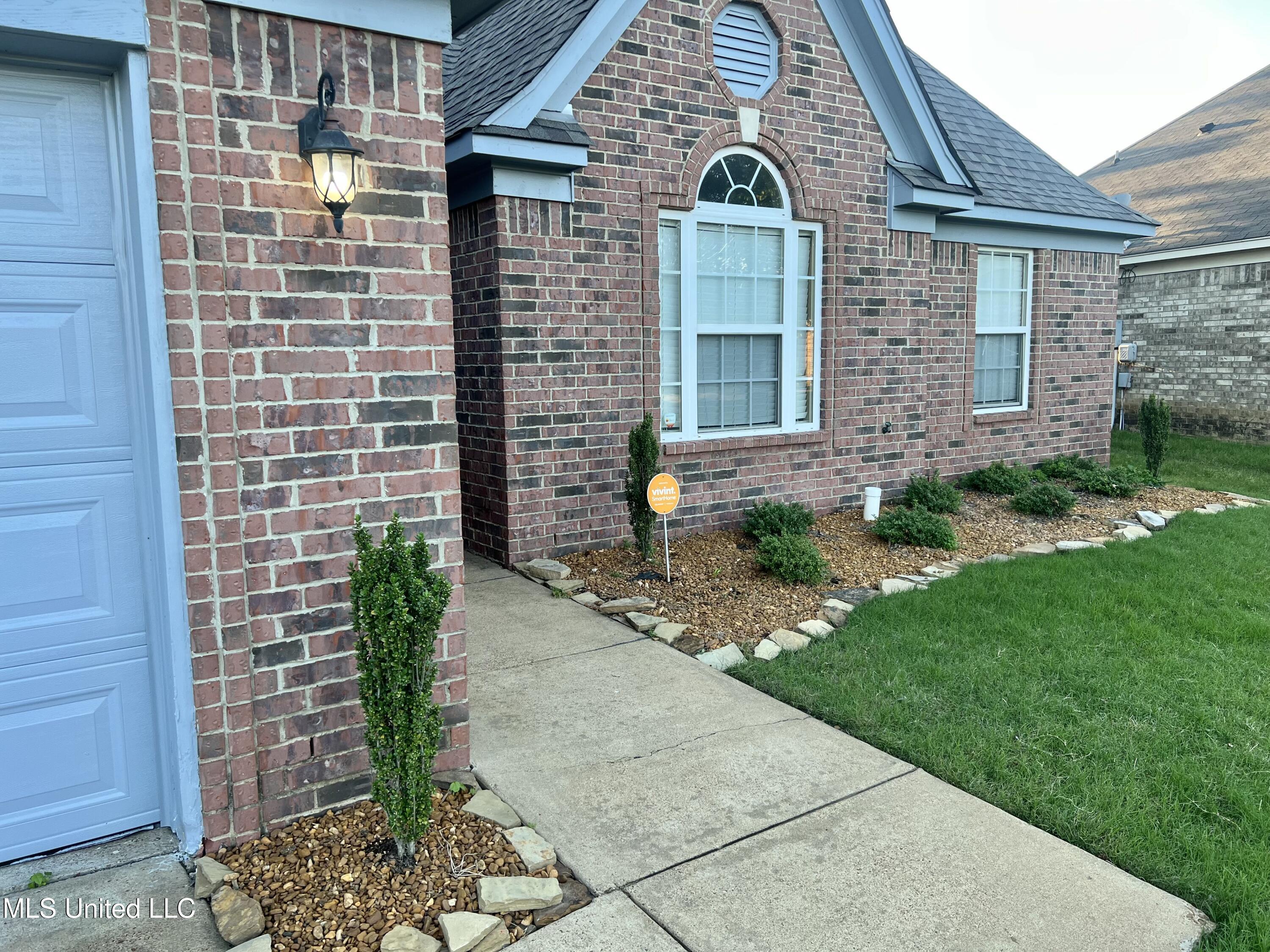 3895 Rolling Wagon Cove, Southaven, Mississippi image 3