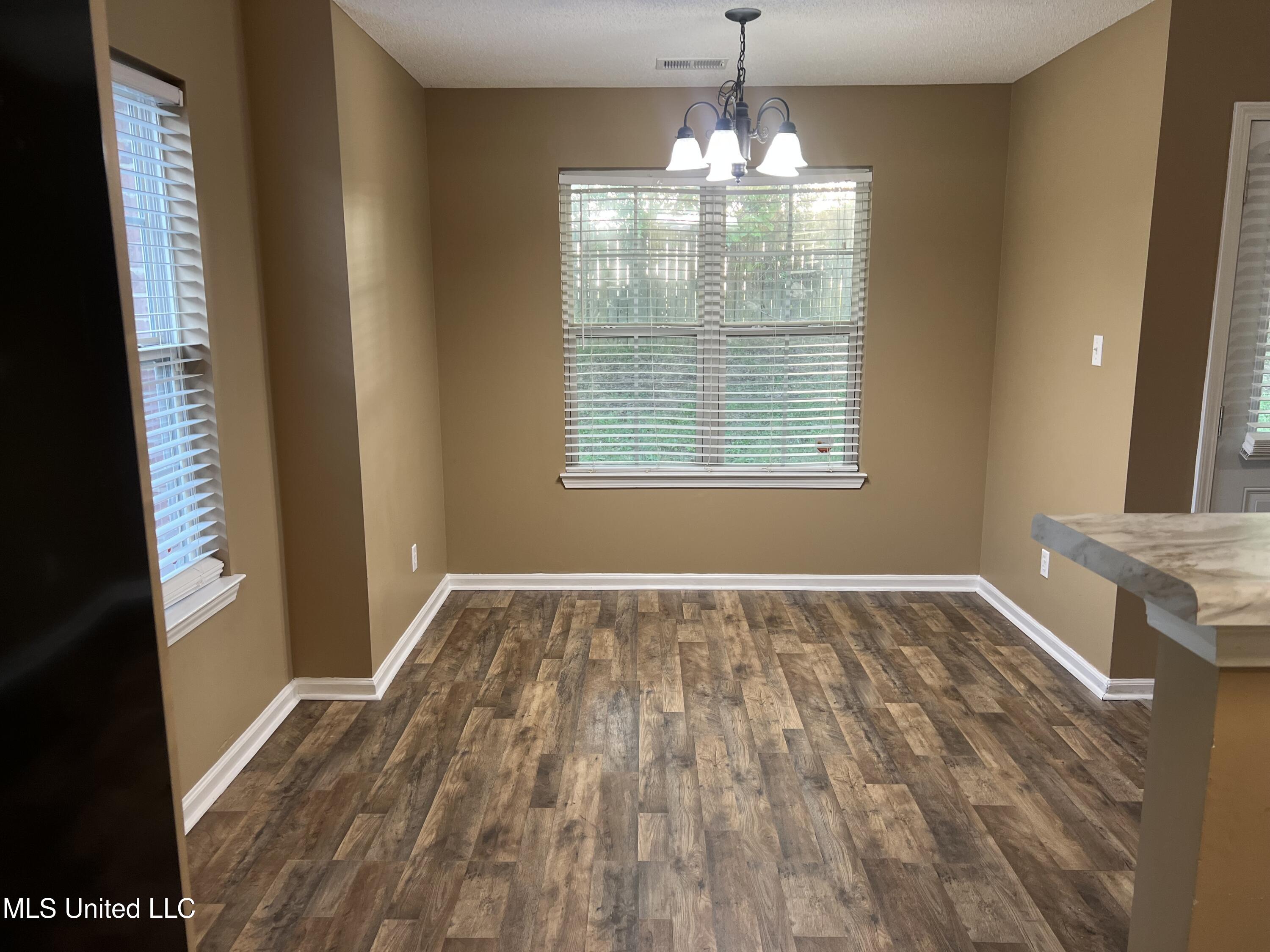 3895 Rolling Wagon Cove, Southaven, Mississippi image 11