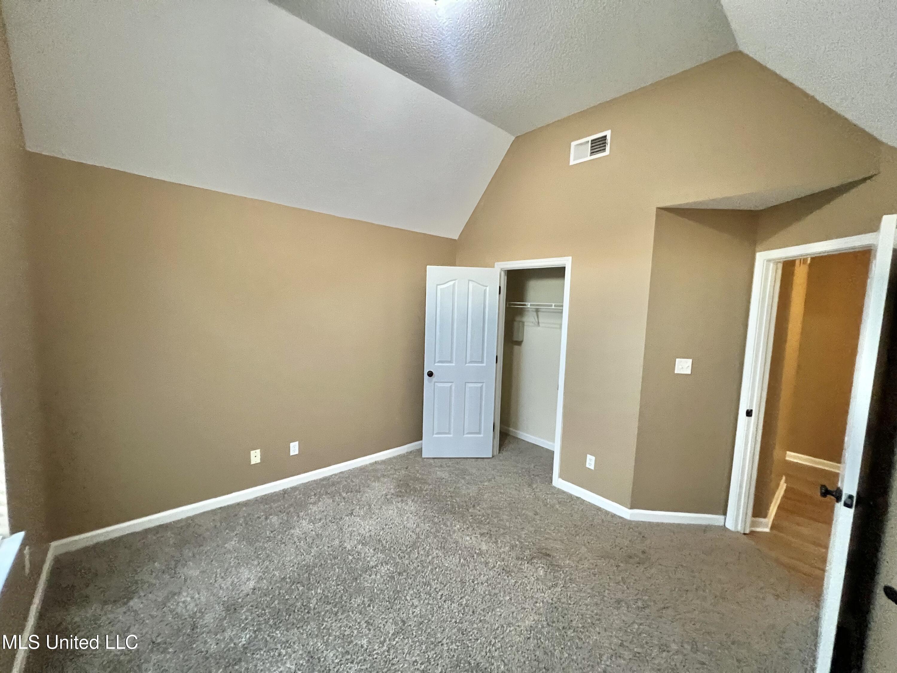 3895 Rolling Wagon Cove, Southaven, Mississippi image 20