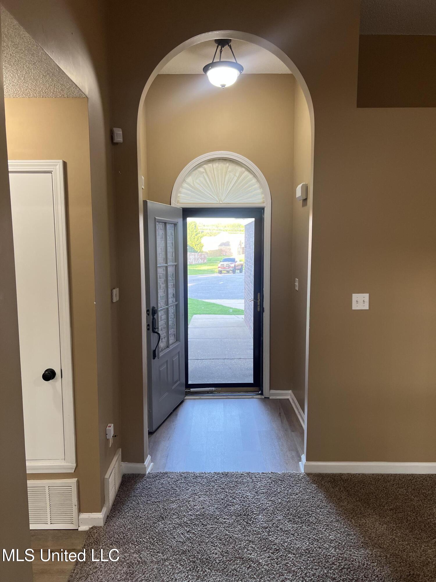 3895 Rolling Wagon Cove, Southaven, Mississippi image 7