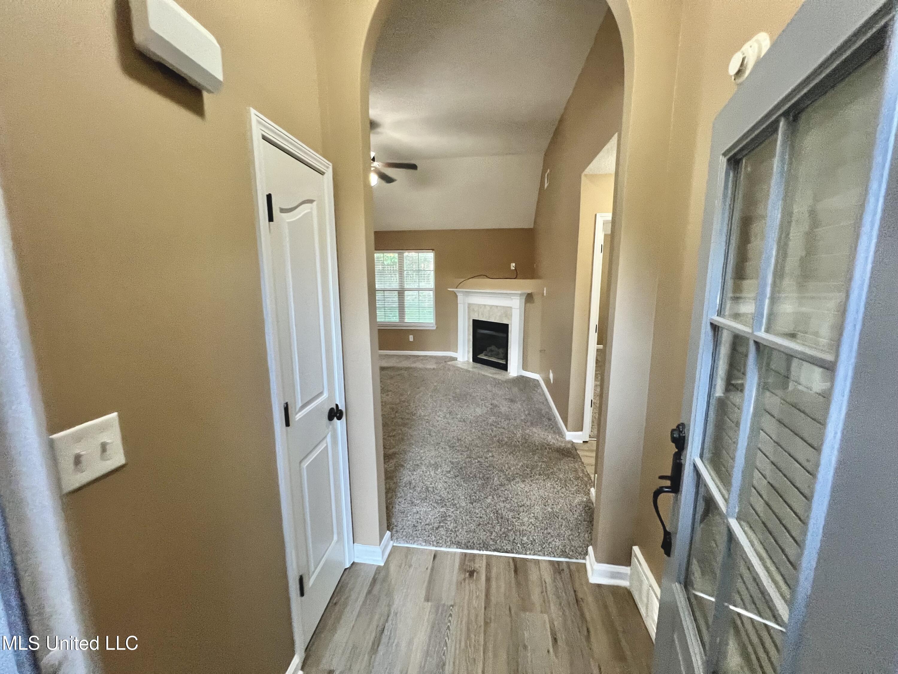 3895 Rolling Wagon Cove, Southaven, Mississippi image 6