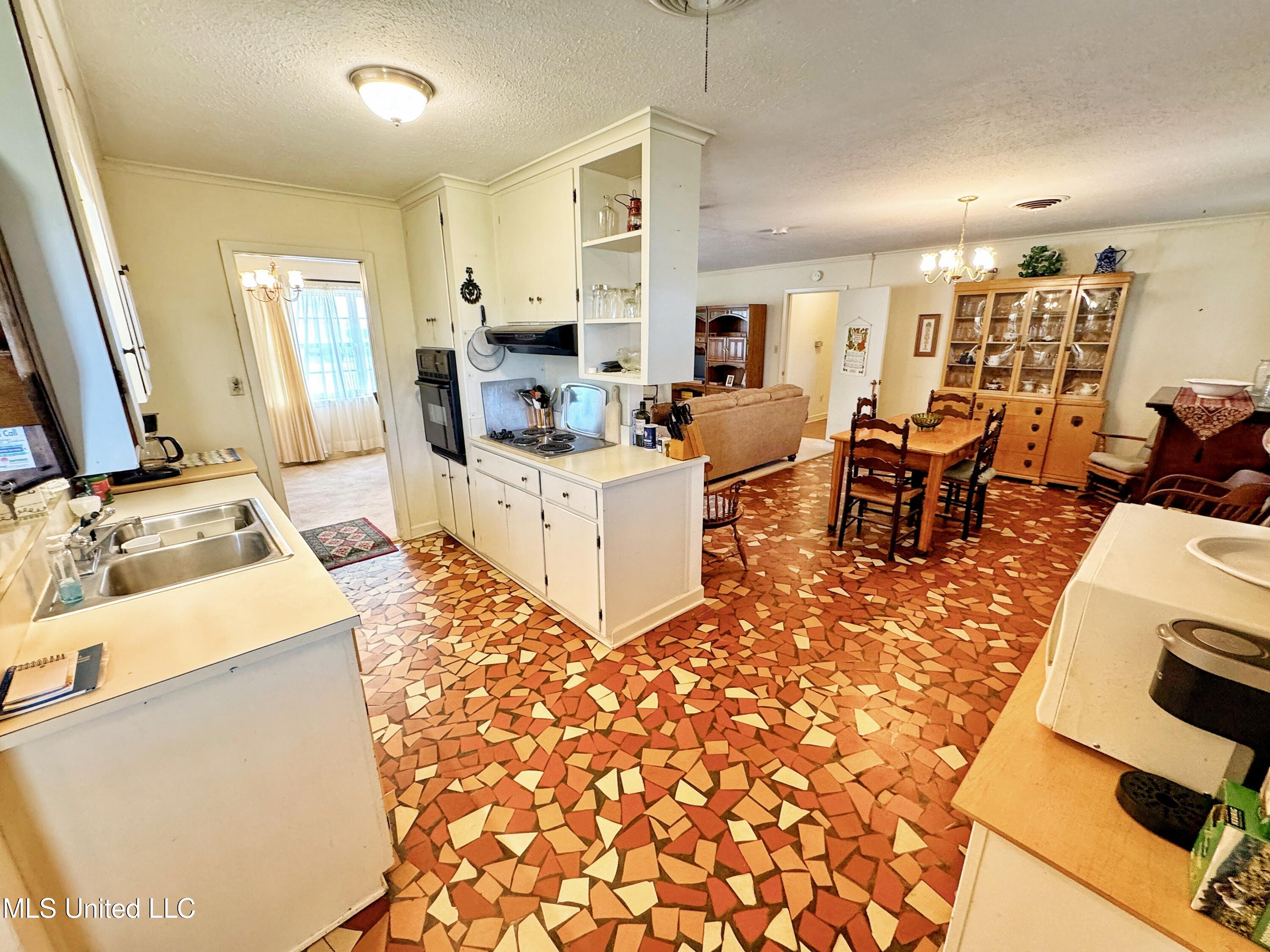 694 Hopson Street, Tutwiler, Mississippi image 2