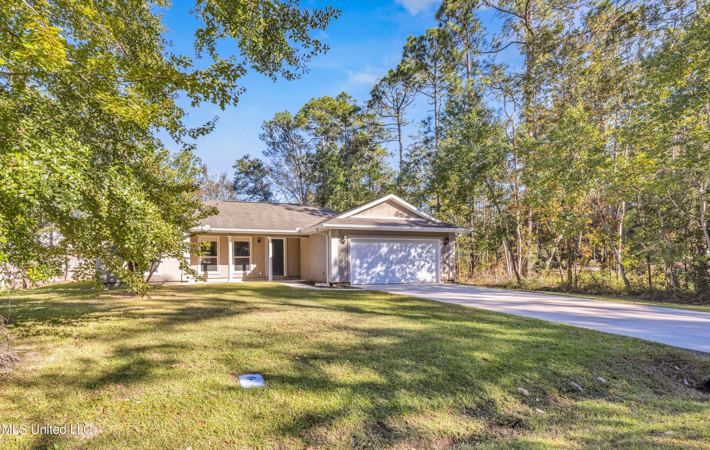 2112 Deer Street, Ocean Springs, Mississippi image 2