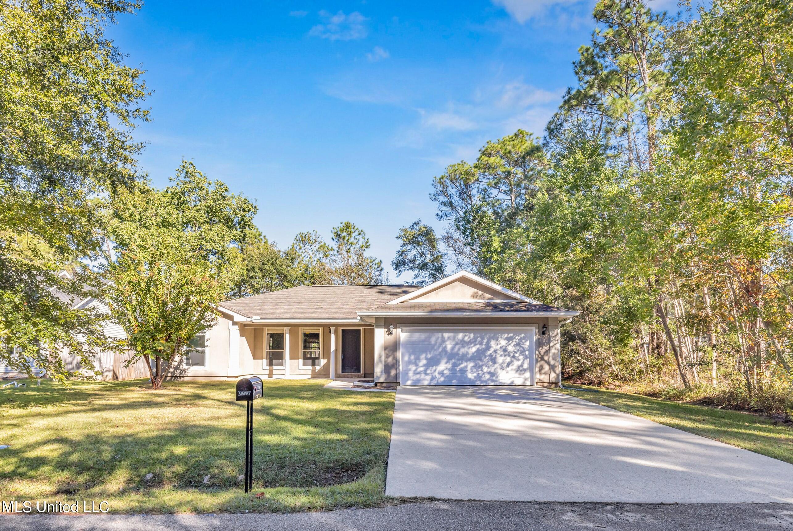 2112 Deer Street, Ocean Springs, Mississippi image 1