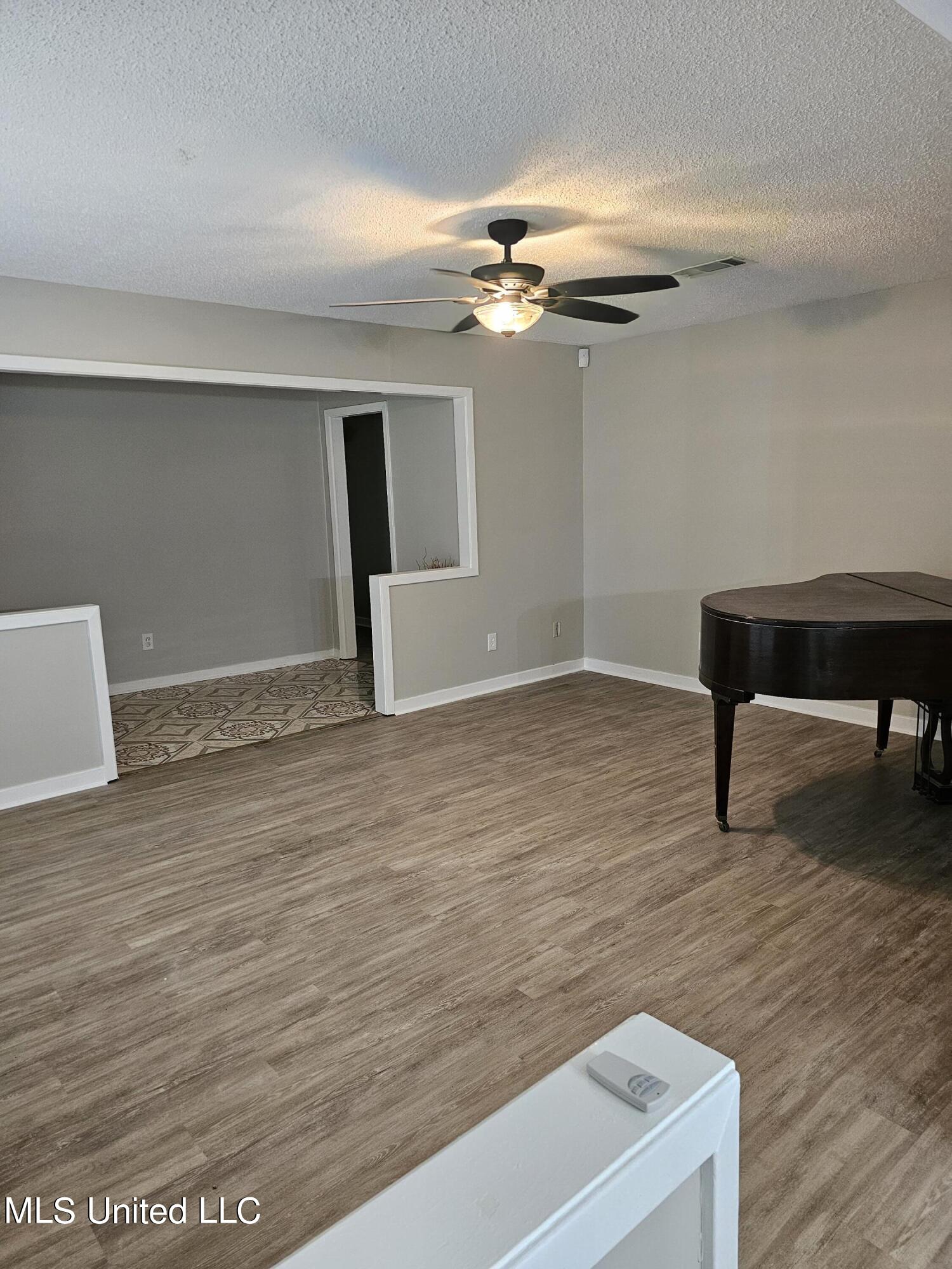 5225 Brookview Drive, Byram, Mississippi image 3