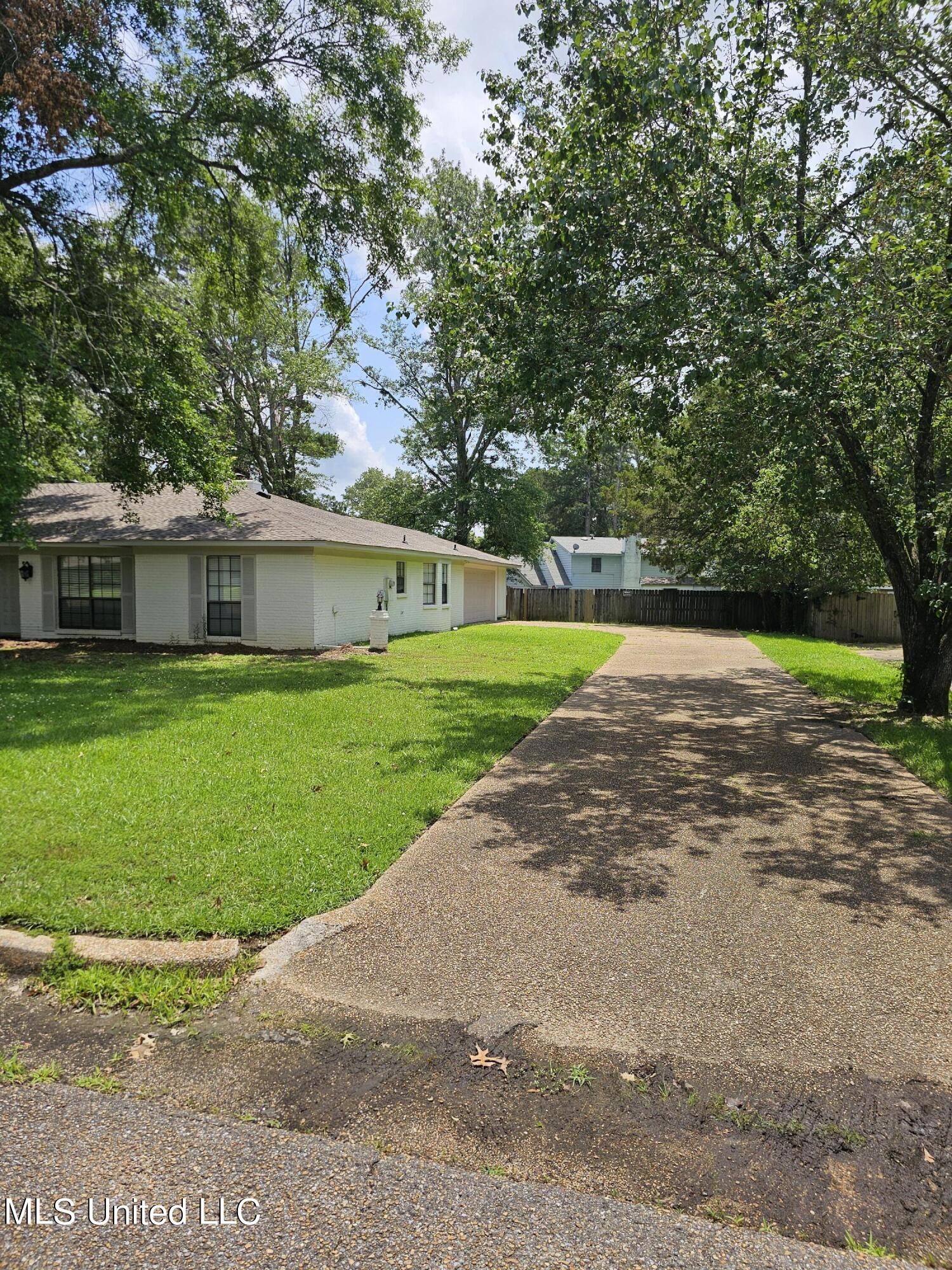 5225 Brookview Drive, Byram, Mississippi image 13