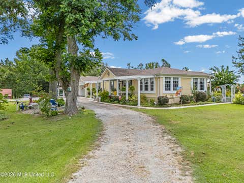 Homes For Sale - 1070 King Road<br/> Enid, MS 38927