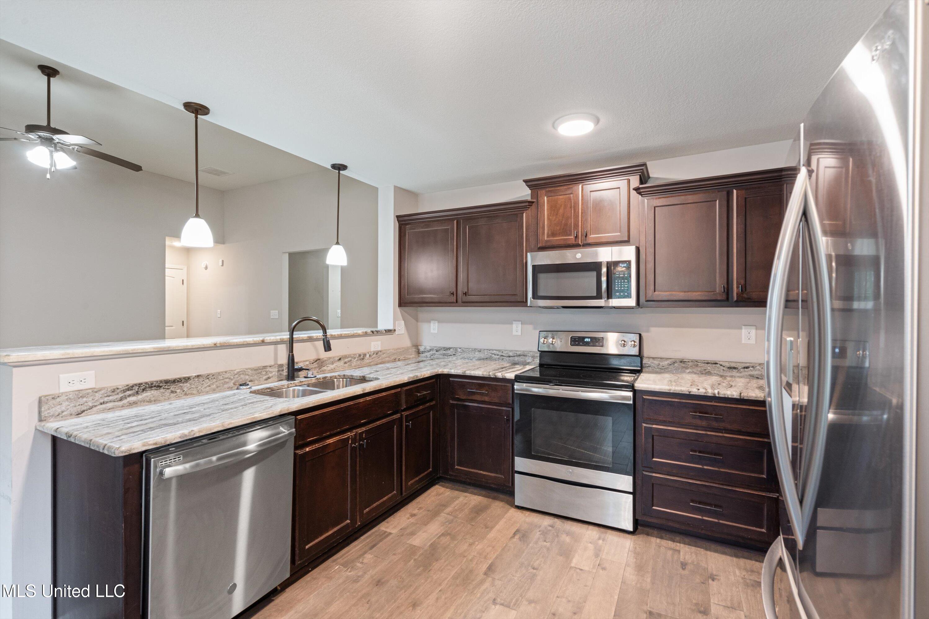 3246 Magnolia Ridge Drive, Hernando, Mississippi image 12