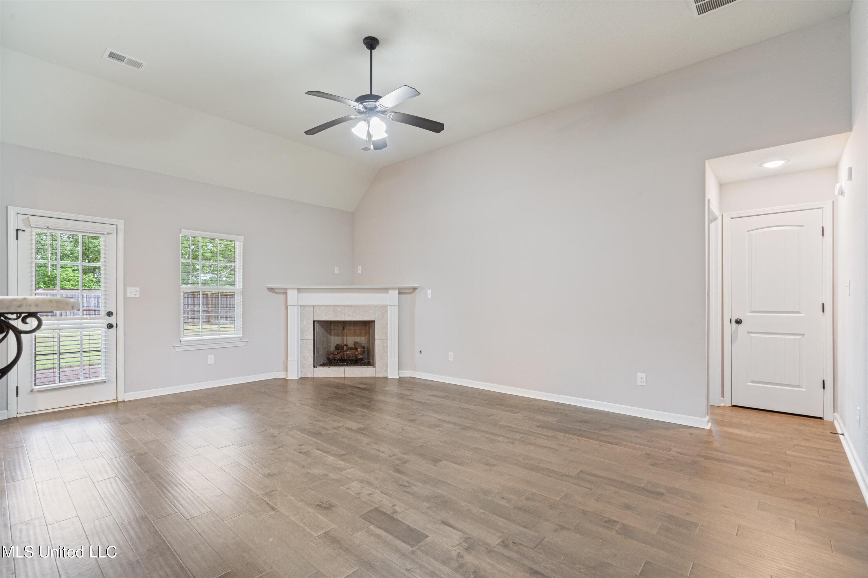 3246 Magnolia Ridge Drive, Hernando, Mississippi image 8