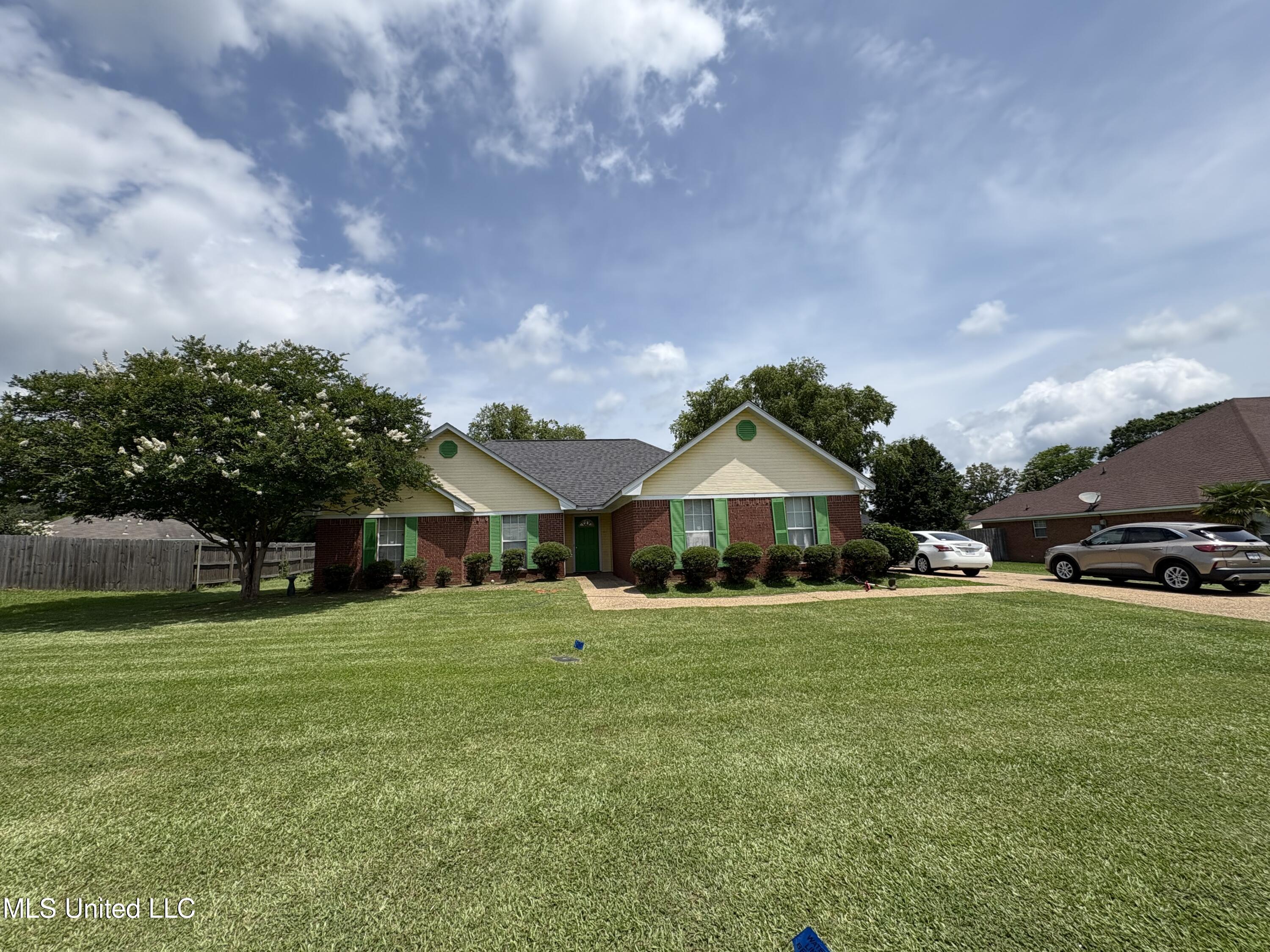 9831 Crooked Creek Boulevard, Byram, Mississippi image 2