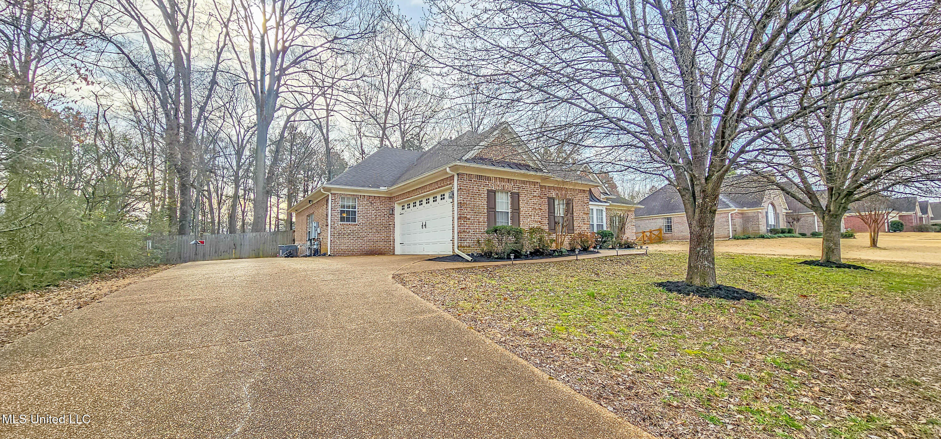 9855 Leslie Lane, Olive Branch, Mississippi image 2
