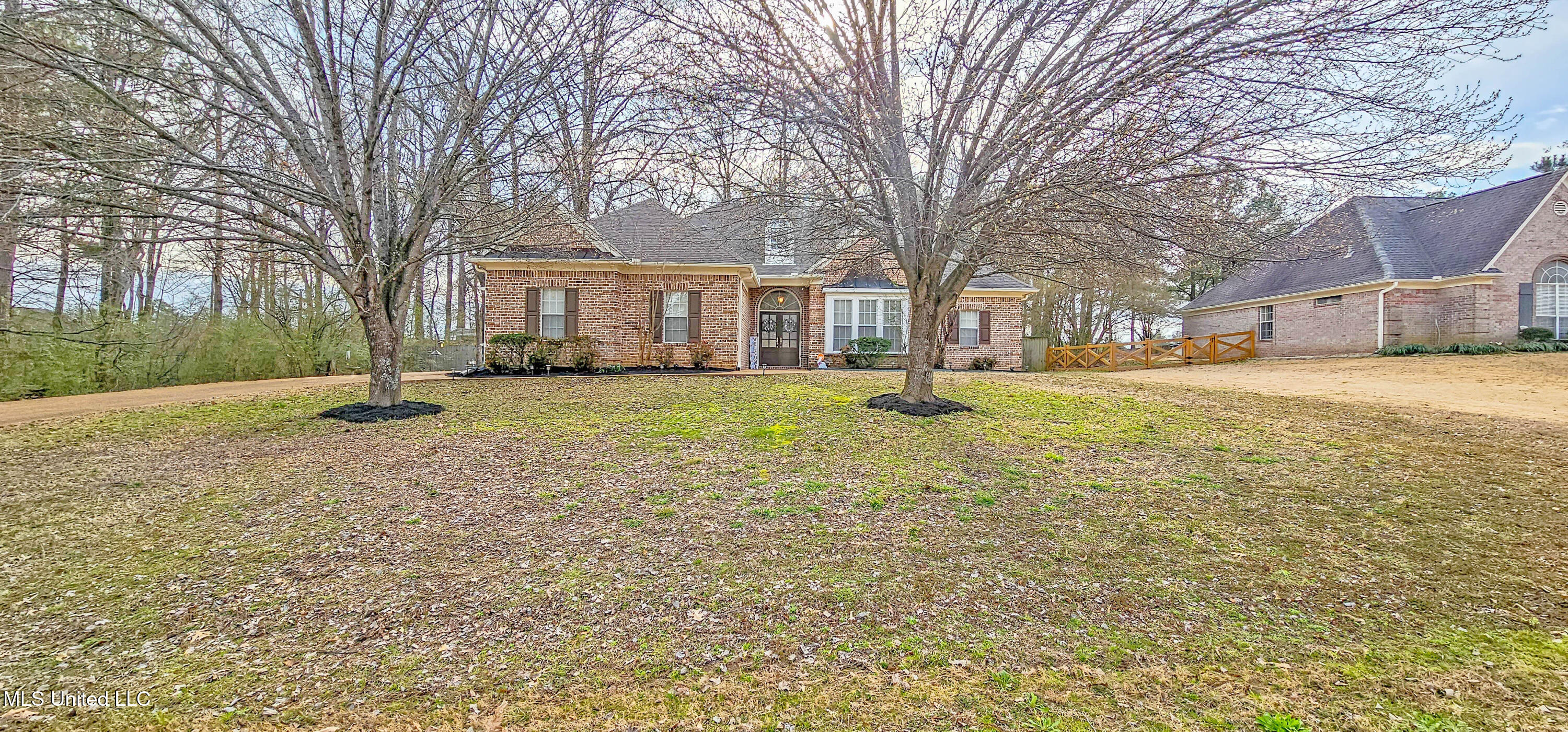 9855 Leslie Lane, Olive Branch, Mississippi image 1