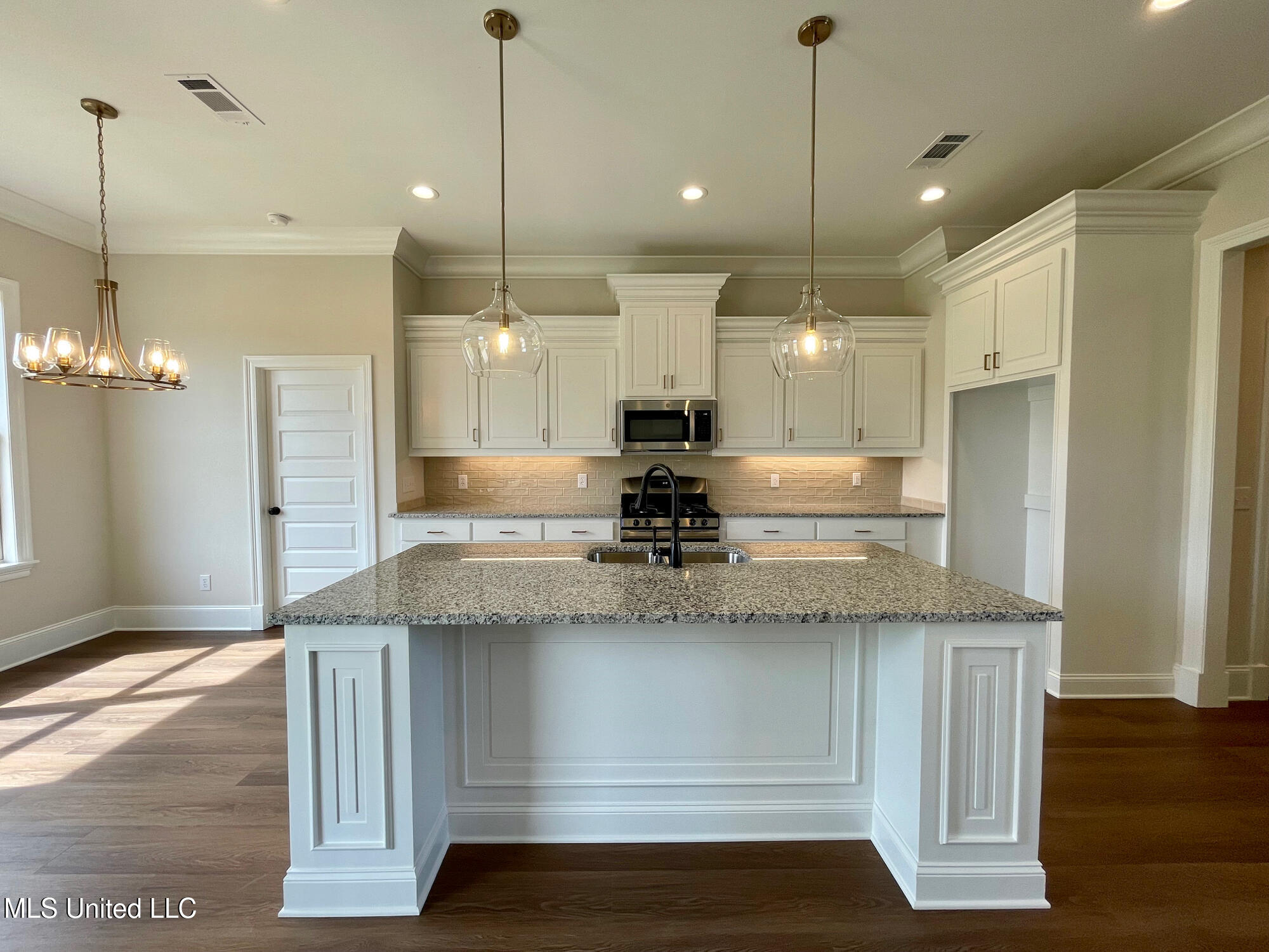 425 Aurora Circle, Canton, Mississippi image 11