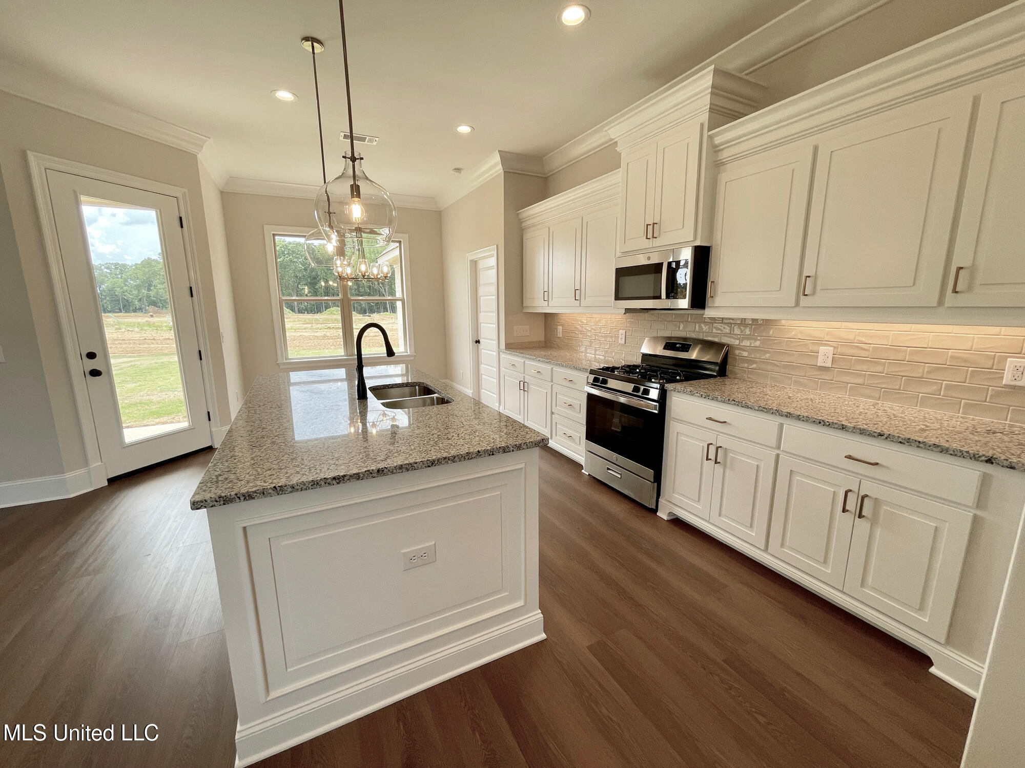 425 Aurora Circle, Canton, Mississippi image 13