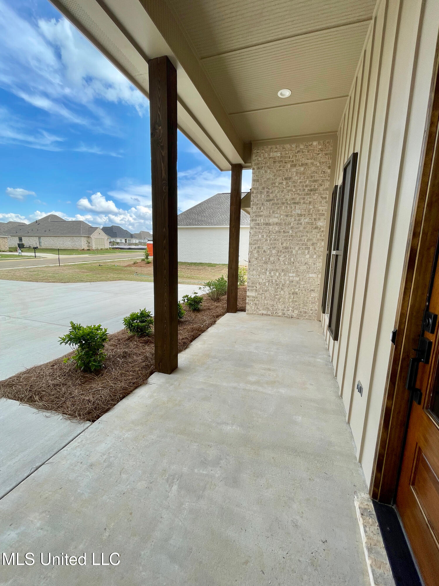 425 Aurora Circle, Canton, Mississippi image 2