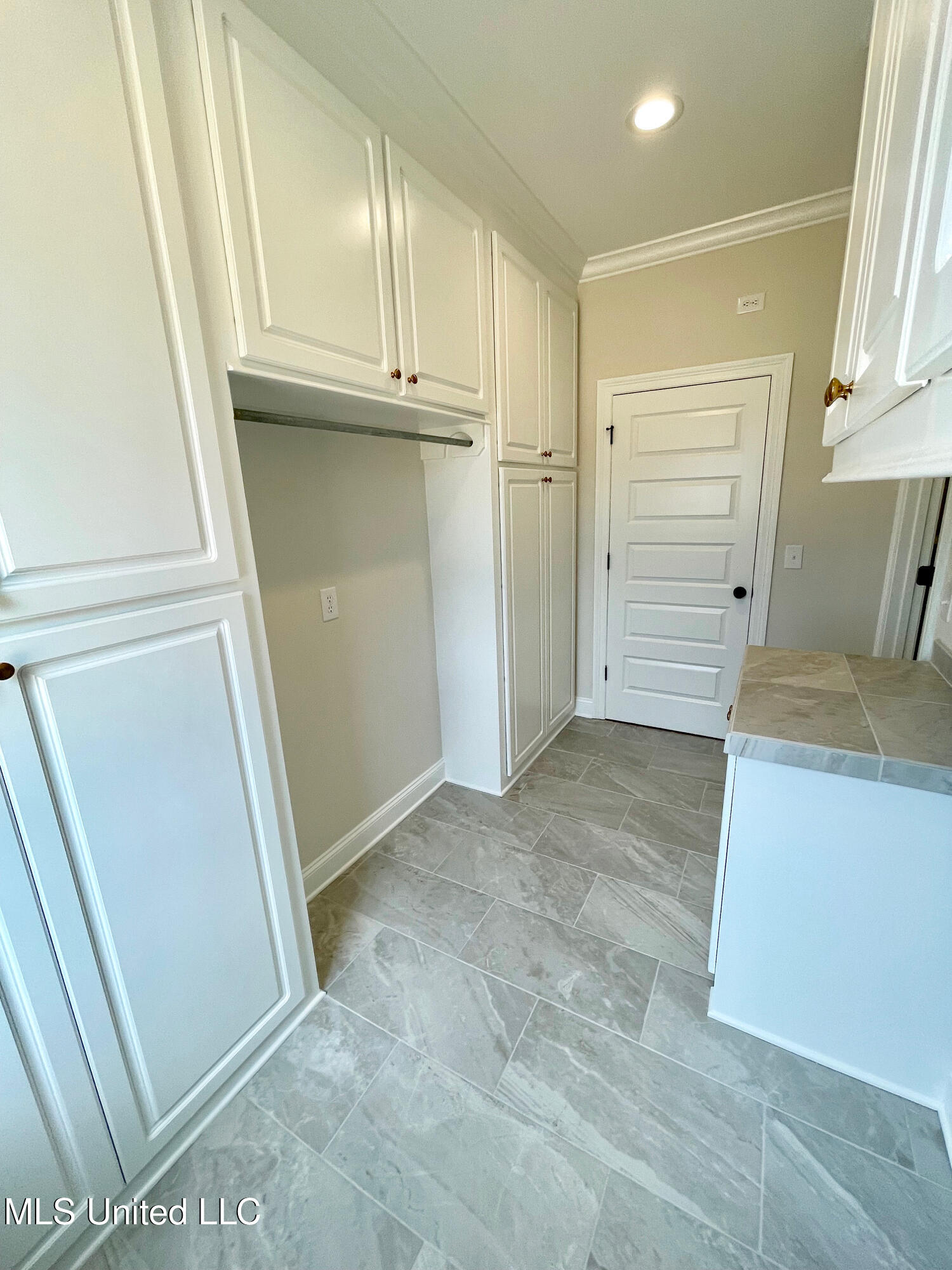 425 Aurora Circle, Canton, Mississippi image 24