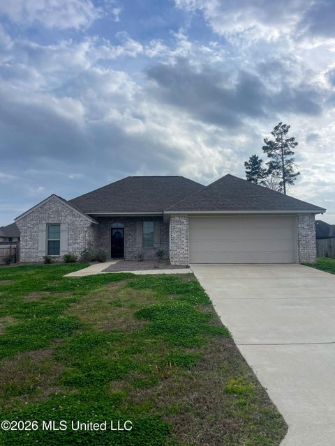 Homes For Sale - 130 Chartleigh Circle<br/> Canton, MS 39046