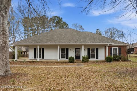 Homes For Sale - 105 Oak Ridge Circle<br/> Madison County, Madison, MS 39110